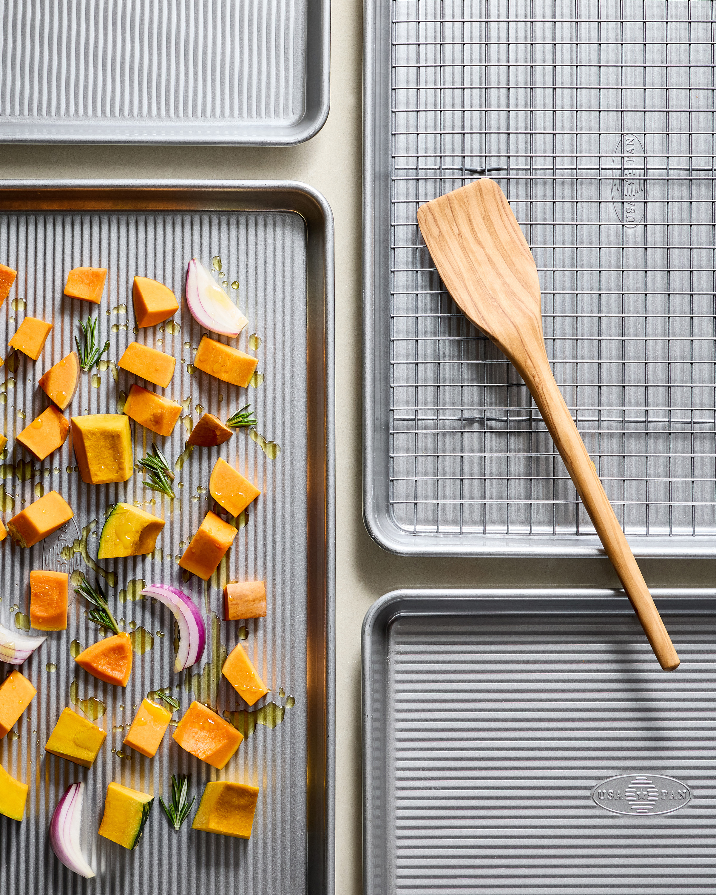 Pro Quarter Baking Sheet - Thumbnail 2