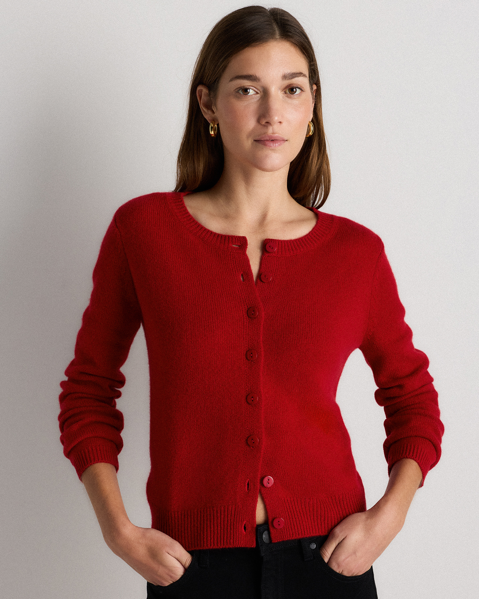 Varsity Red Cardigan écourté en cachemire de Mongolie à col rond