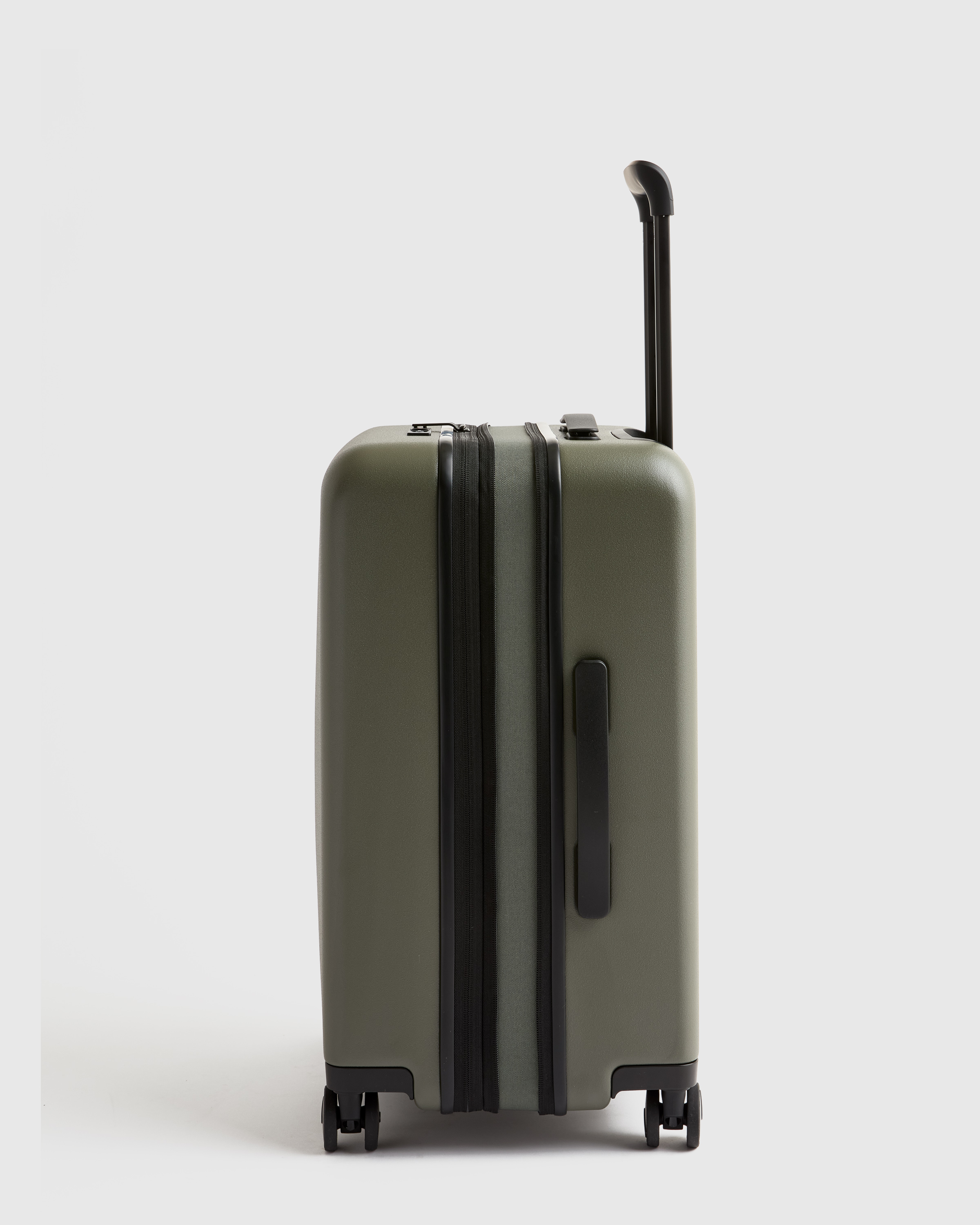 carry me オリーブ 美品】バックパックABLE CARRYDailyPlusオリーブ