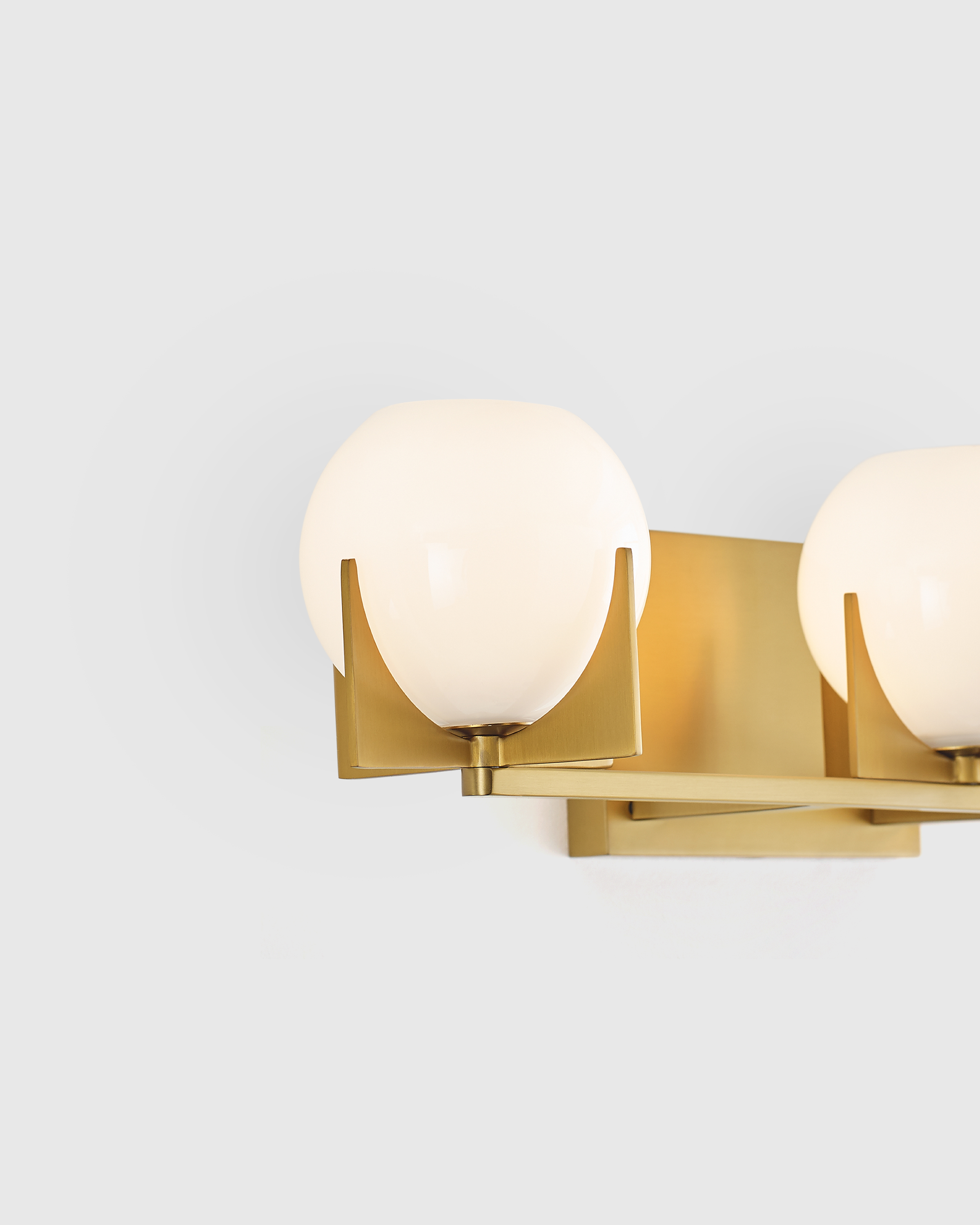 Quince Deco Glass Globe Vanity Sconce - Thumbnail 5
