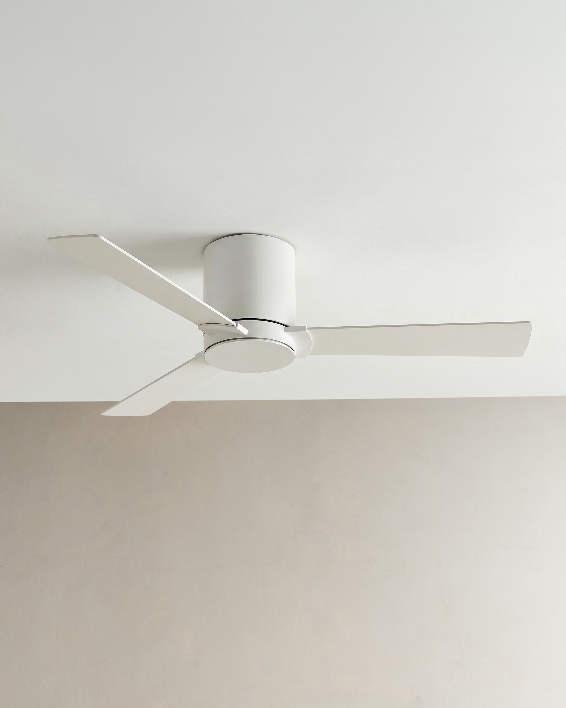 U-LGHT-35 White-02