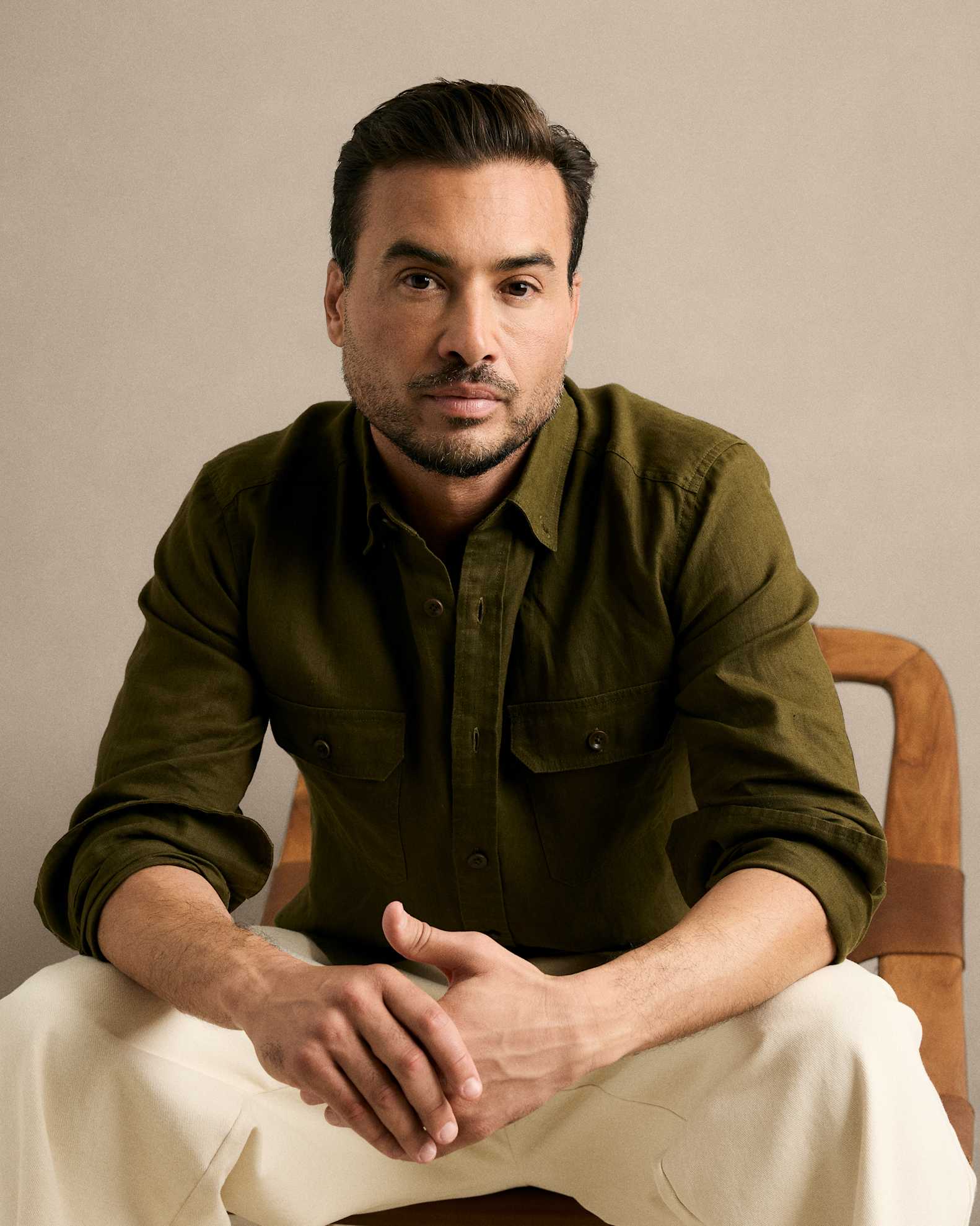 100% European Linen Utility Shirt in Martini Olive 100% European Linen Utility Shirt in Martini Olive