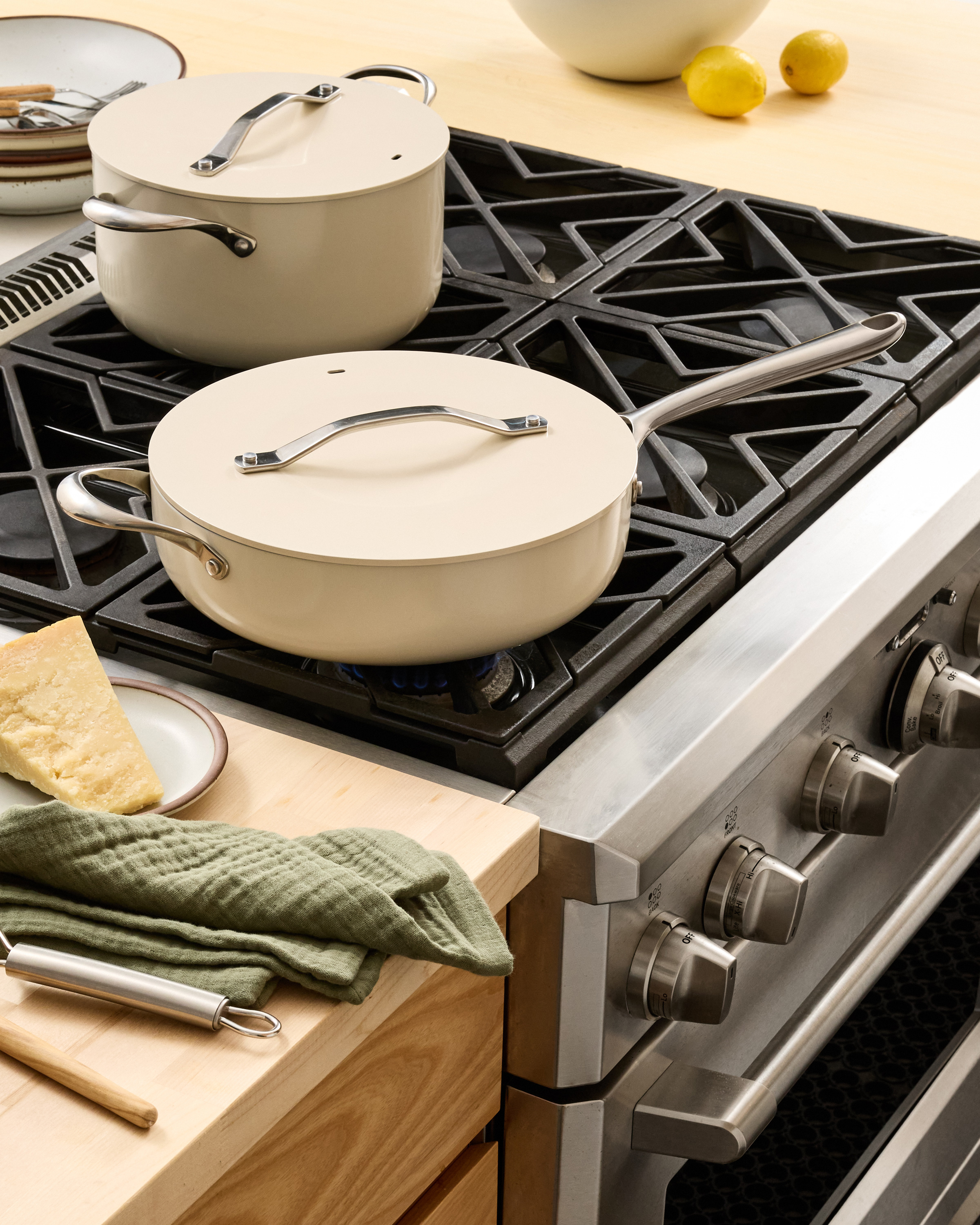 Ceramic Nonstick Saute Pan with Lid - Thumbnail 5