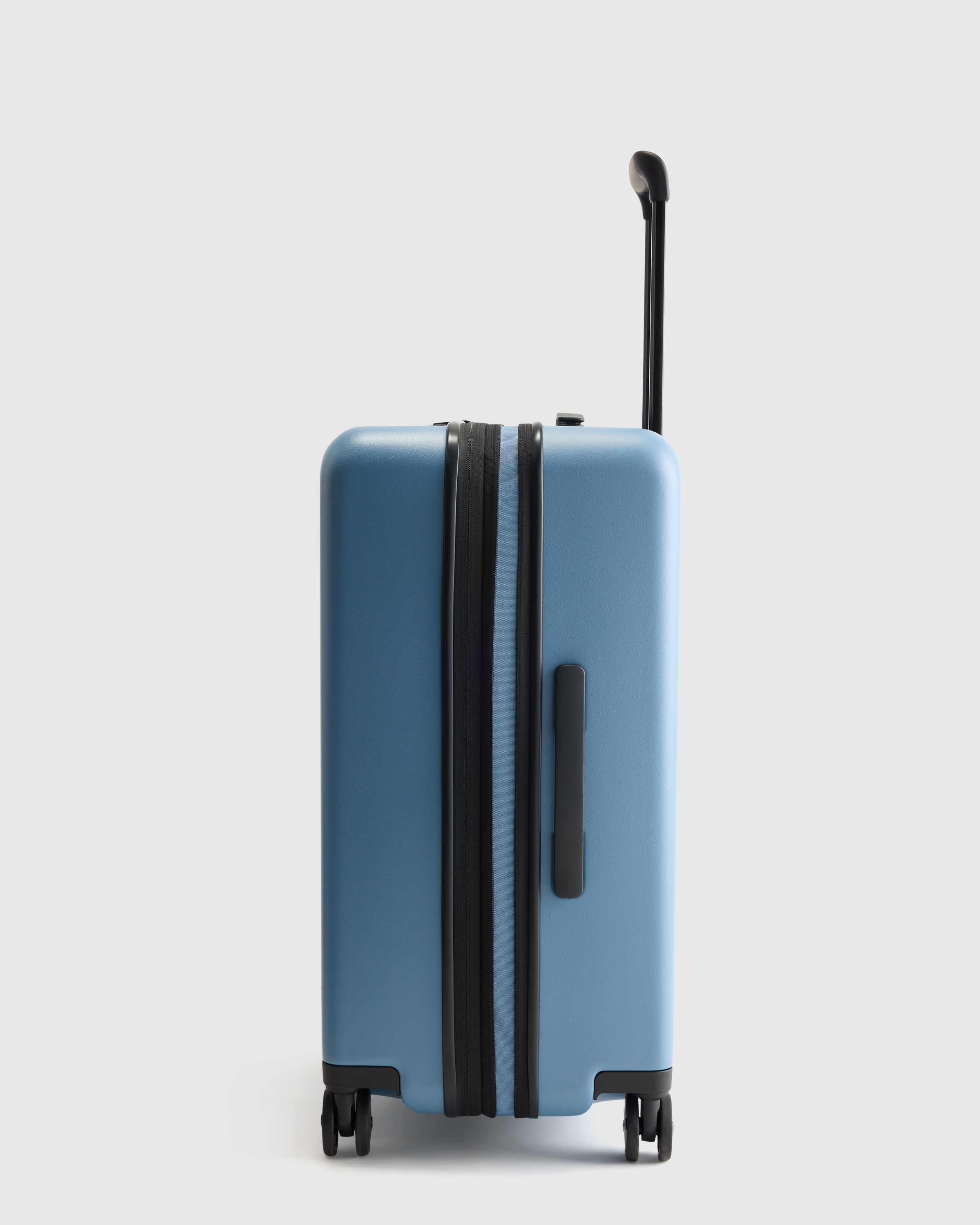 Expandable Medium Check-In Suitcase - Thumbnail 4