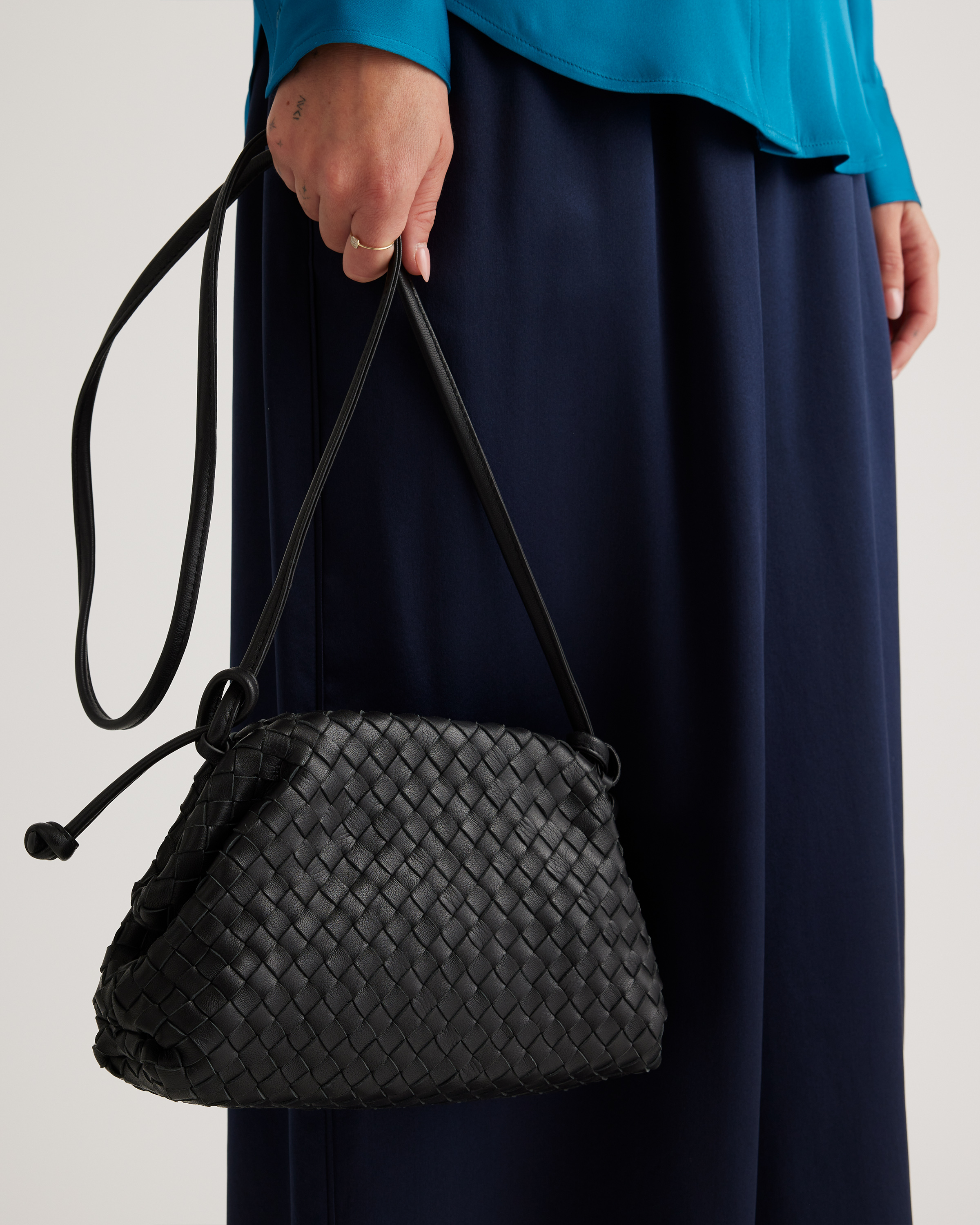 バッグ Made in Italy real leather hand bag Italian Leather Handwoven Pouch Crossbody Clutch