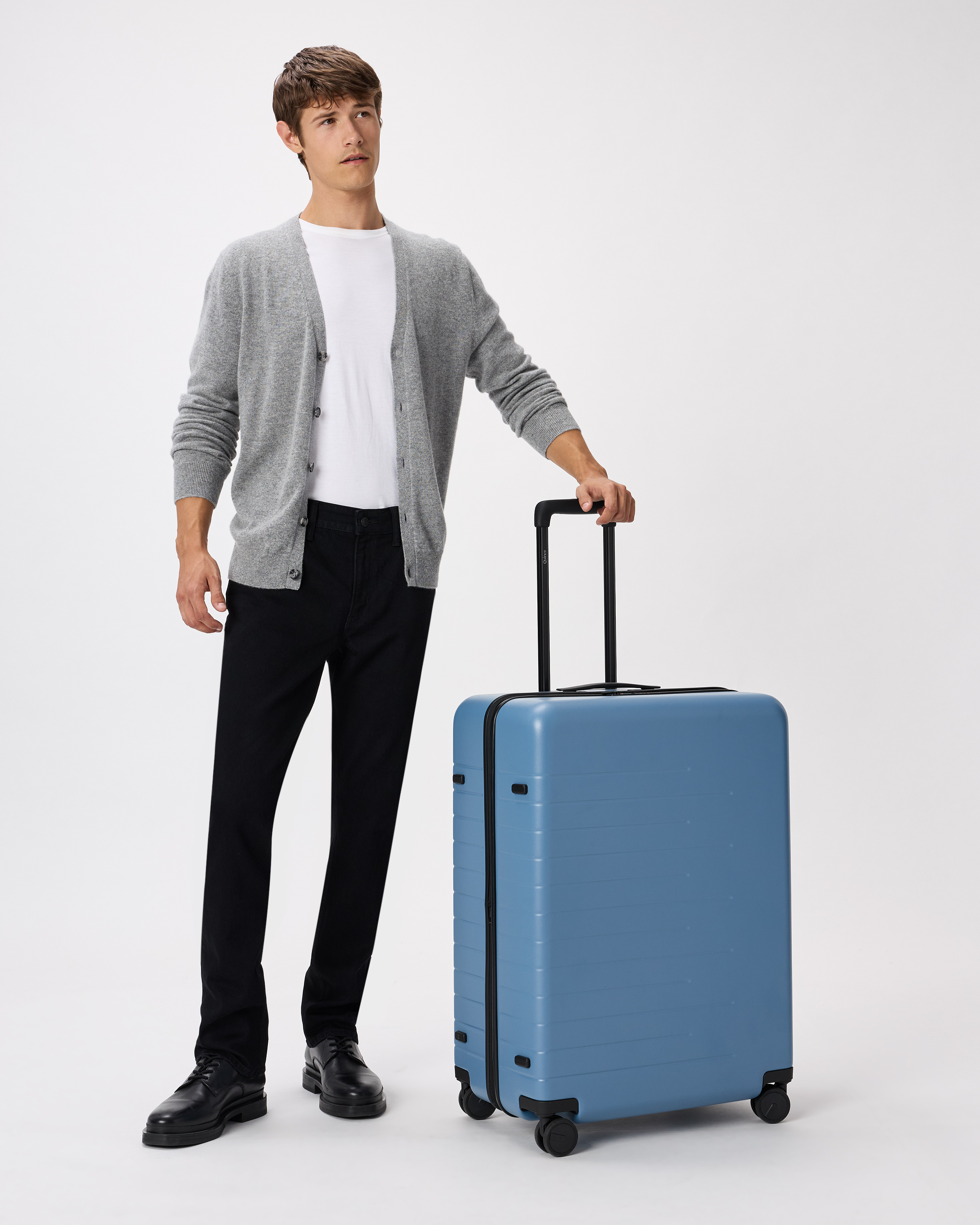 How Much Does A Large Suitcase Weigh? Uncover The Truth!