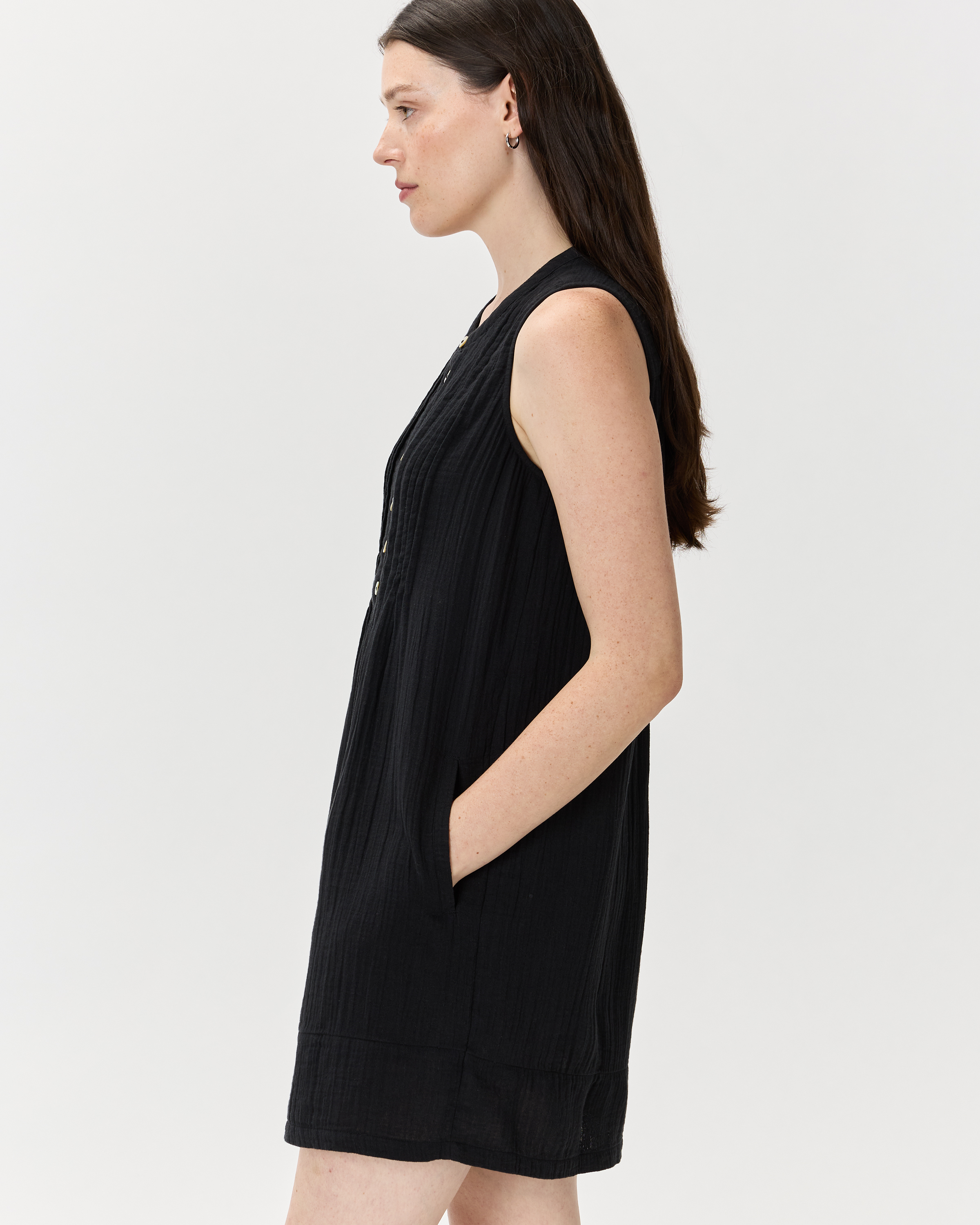 Quince Women's Organic Cotton Gauze Sleeveless Swing Dress, Size XL in Black - Breathable, Relaxed Fit with Pockets