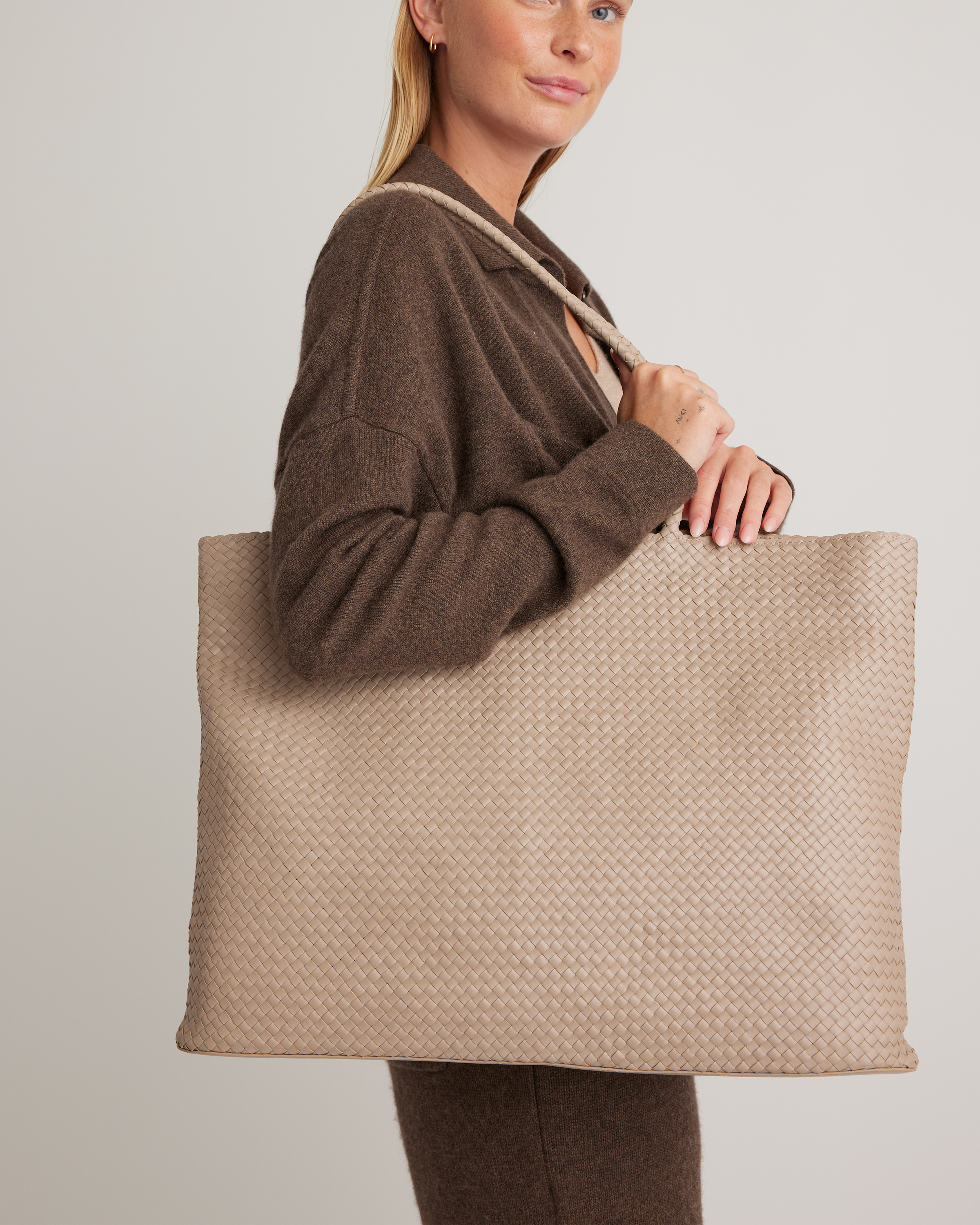 ★TOUT Y EST★ SIENNA leather tote bag 2 color BW222 Sienna Leather Tote Bag – Pebbled Metallic Berry Purple