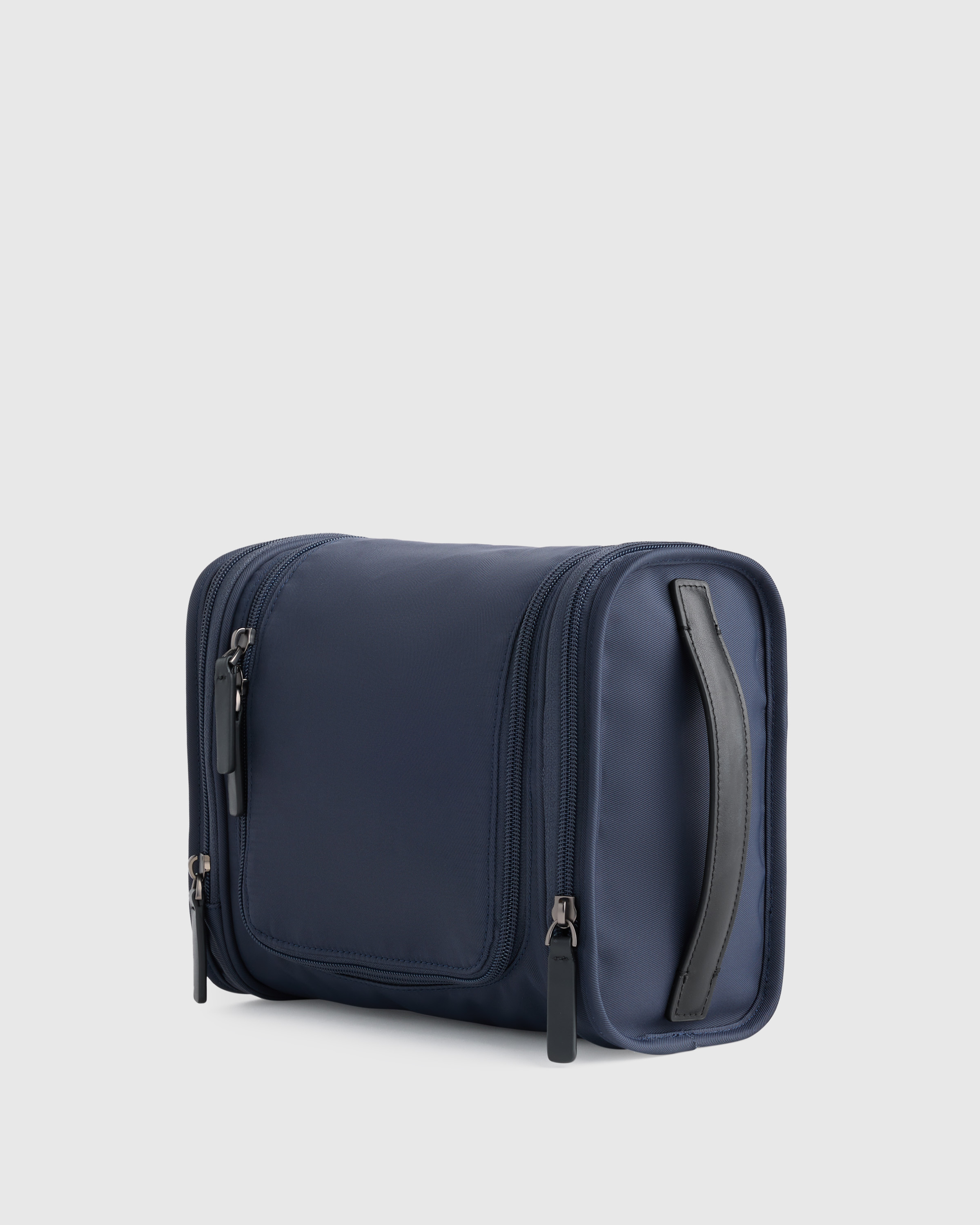 hanging travel toiletry bag canada Case | Organizer A hanging loop makes it easy to suspend the case from a towel rack or door hook when counter space is minimal Wednesday: Hanging Travel Toiletry Bag