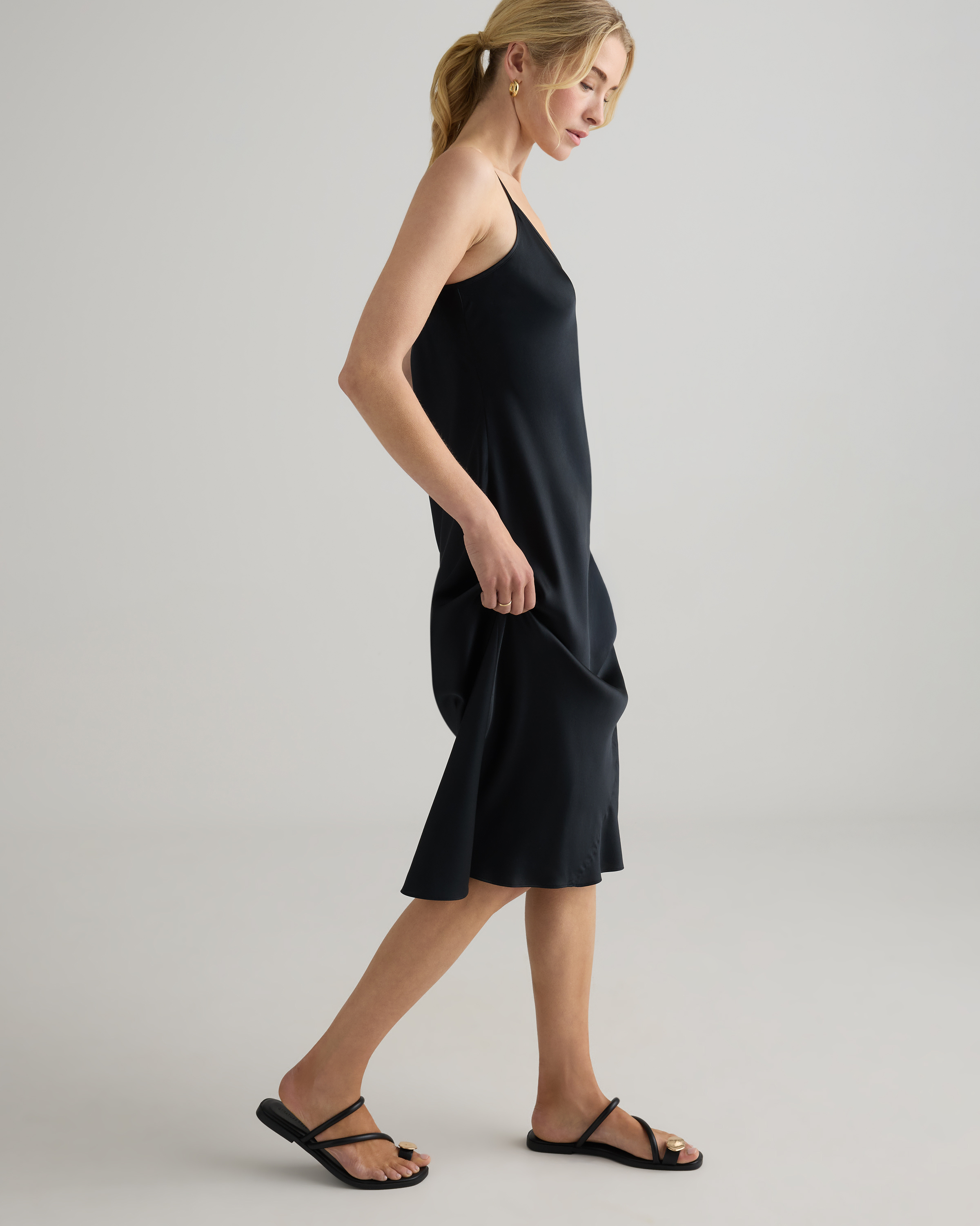 Quince Women's Washable 100% Mulberry Silk Slip Dress, Medium size, Black