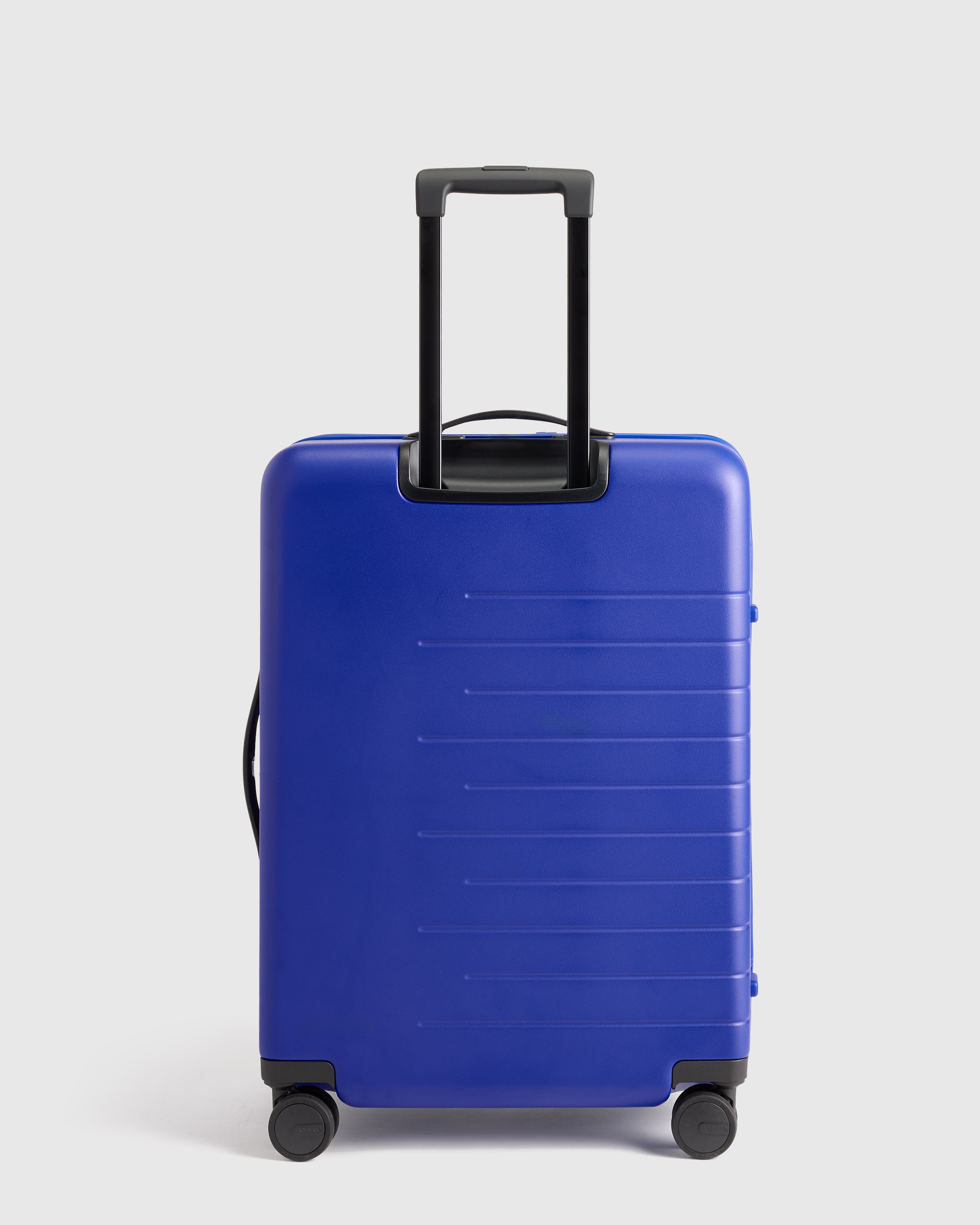 Expandable Medium Check-In Suitcase in Coastal Cobalt | Quince Canada