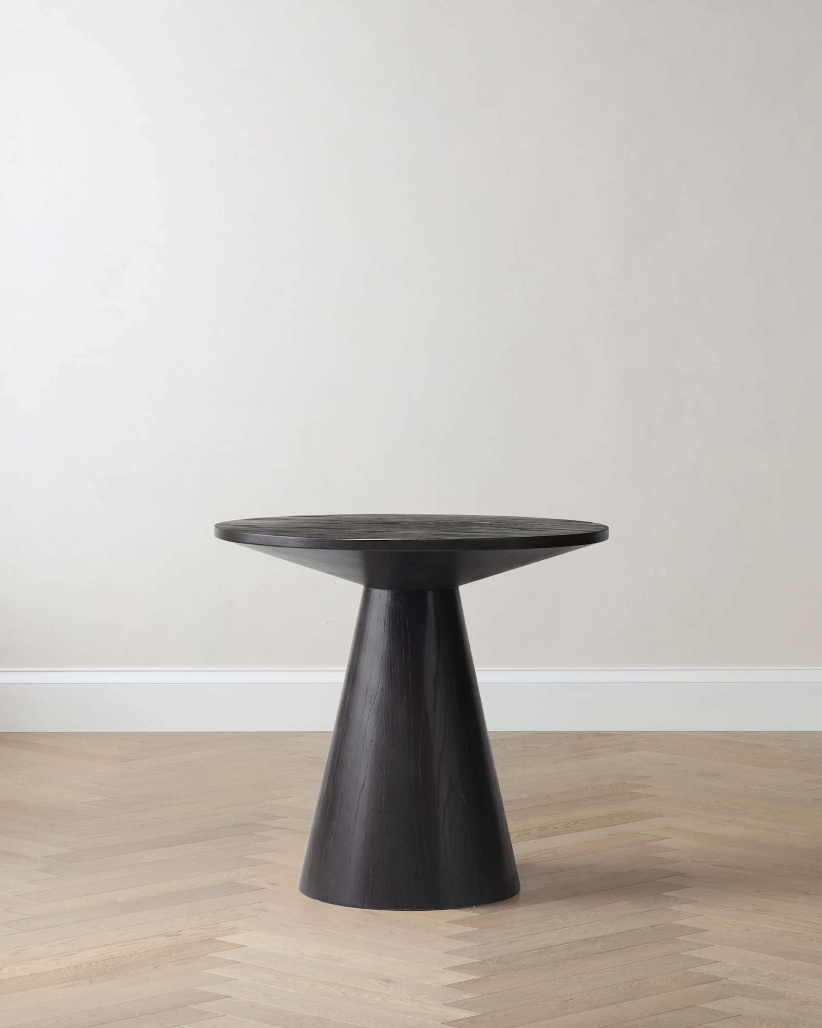 Oak Pedestal End Table in Black