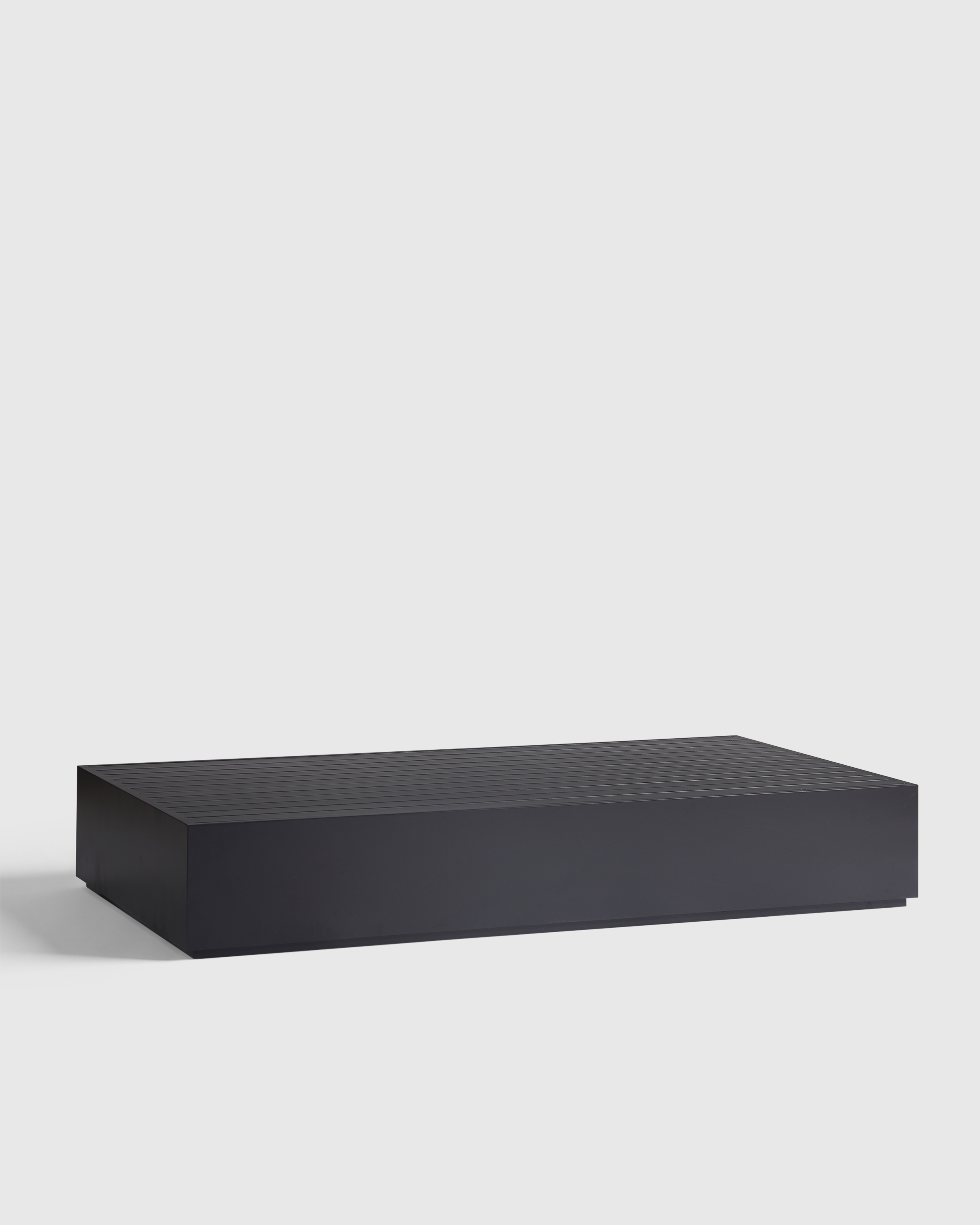 Powder-Coated Aluminum Outdoor Coffee Table - thumbnail 3
