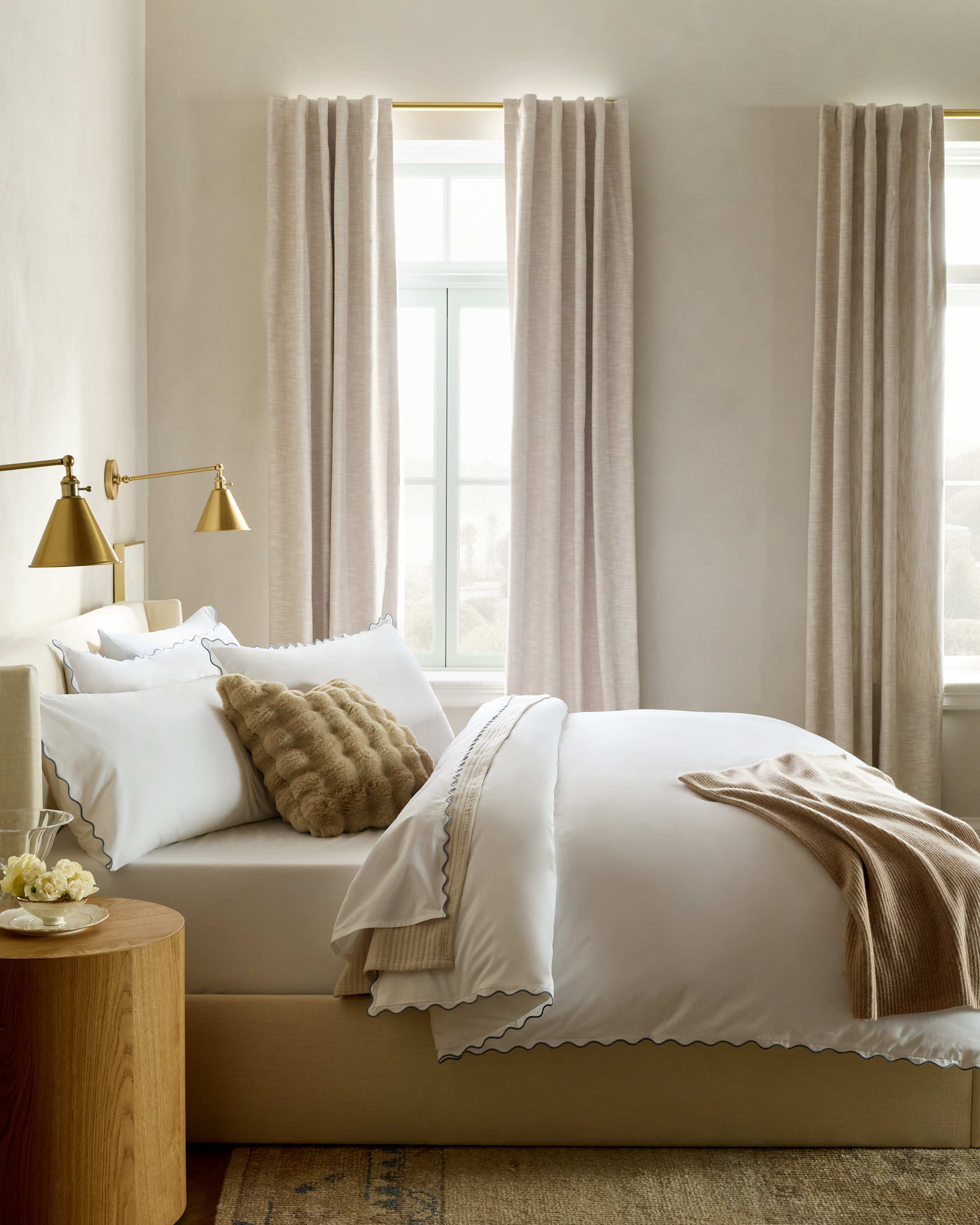 White/Mineral Classic Organic Percale Scallop Duvet Cover