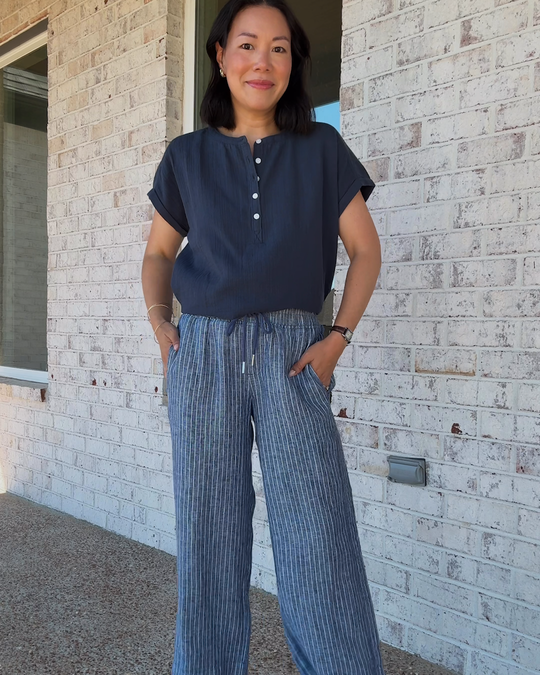 100% European Linen Wide Leg Pant - PDP Video Thumbnail (Chambray Stripe, 4x5)