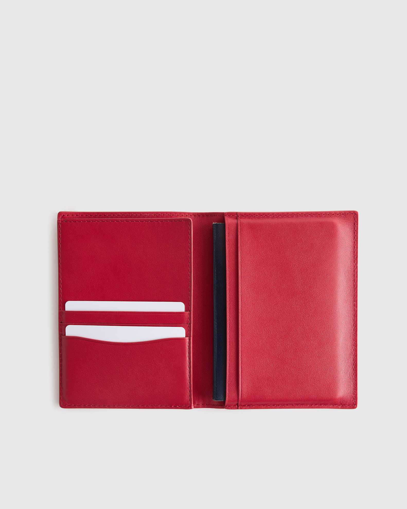Accessoire Voyage Luxe Portefeuille Voyage - Cuir RFID - Passeport Et Cartes - Noir Mat Vaultskin Kensington Accessoire Voyage Luxe Portefeuille Voyage - Cuir RFID - Passeport Et Cartes - Noir Mat Vaultskin Kensington