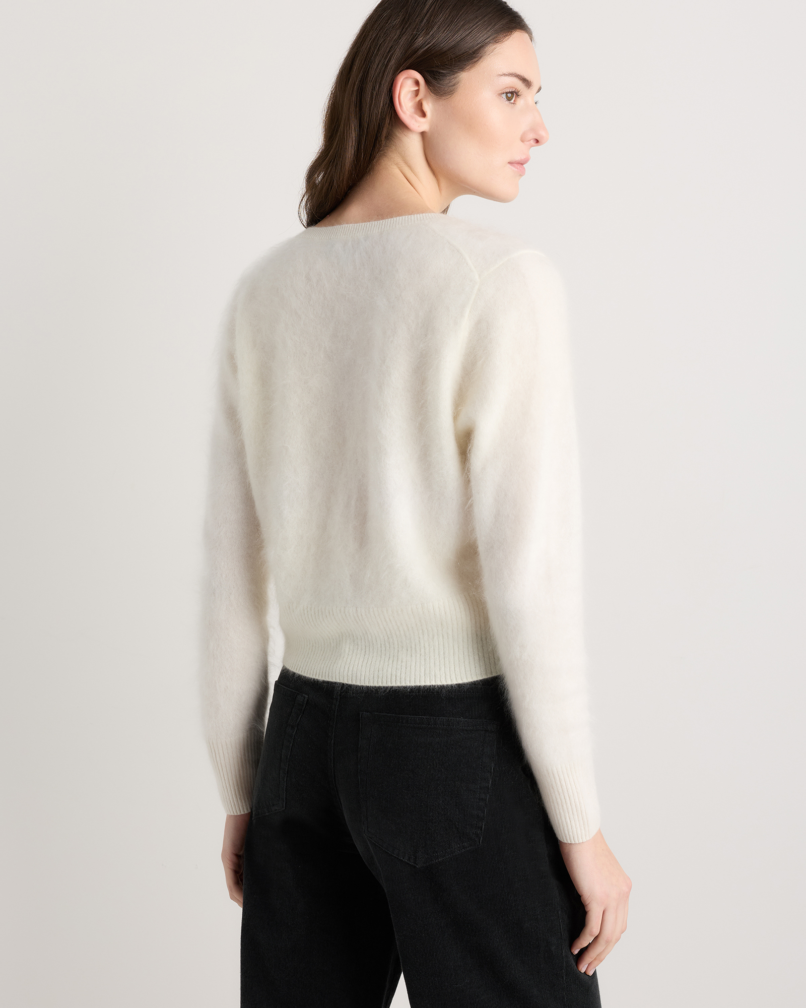 Brushed Cashmere Fitted Crewneck Cardigan in Ivory