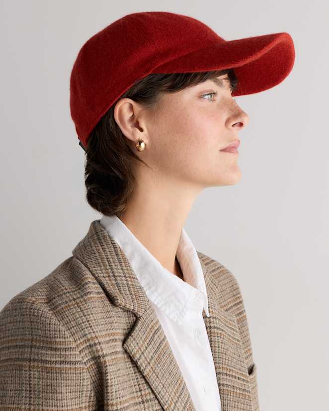 U-HAT-1-DUNERED-02_EDITED