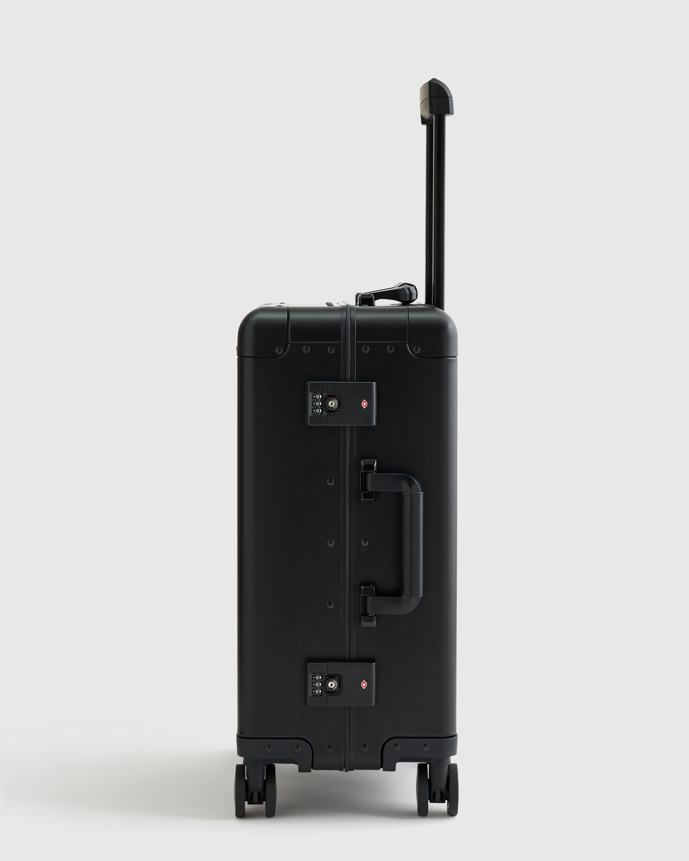 Quince Aluminum Carry-On Suitcase - Thumbnail 2