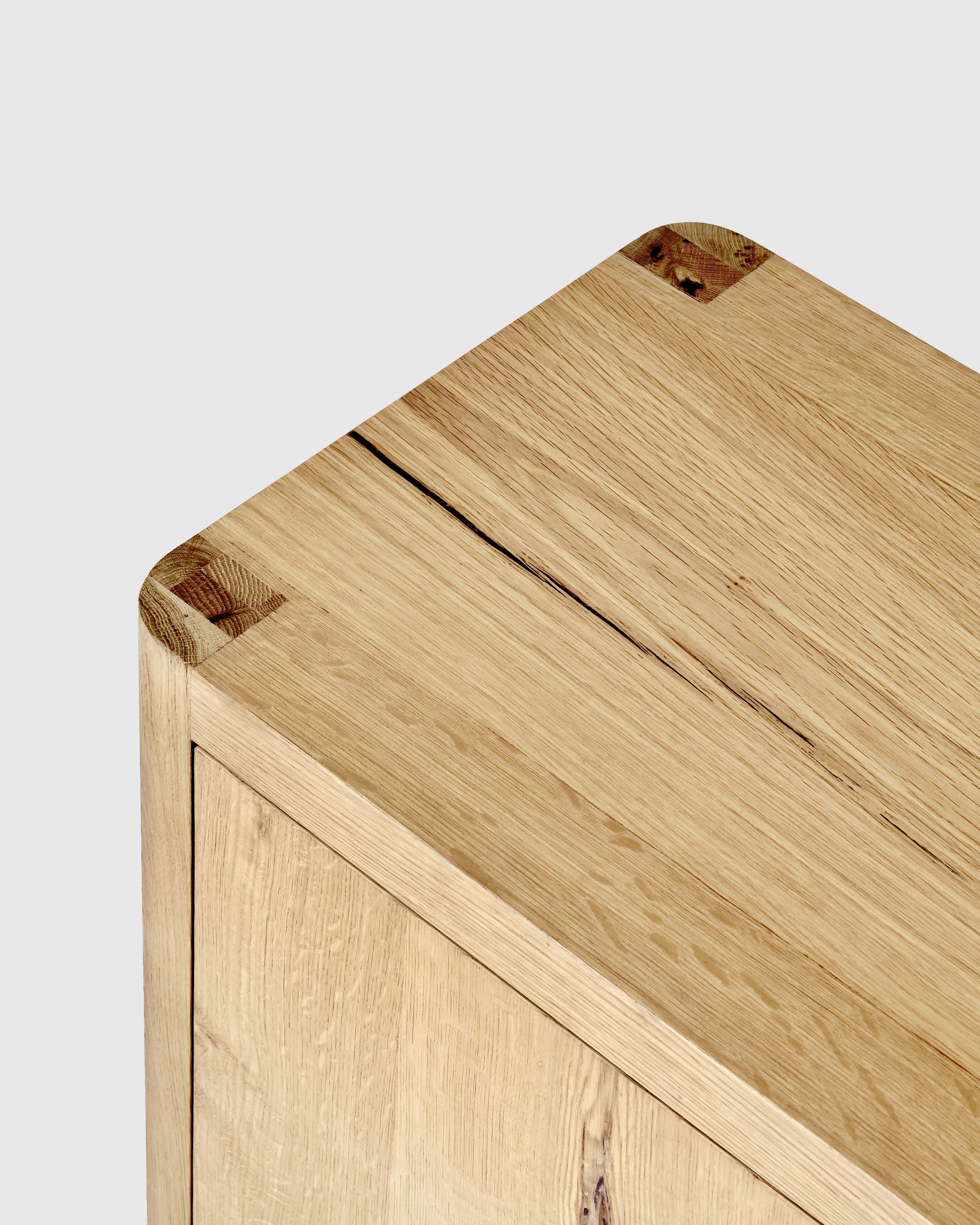 Rustic Oak Sideboard - thumbnail 5