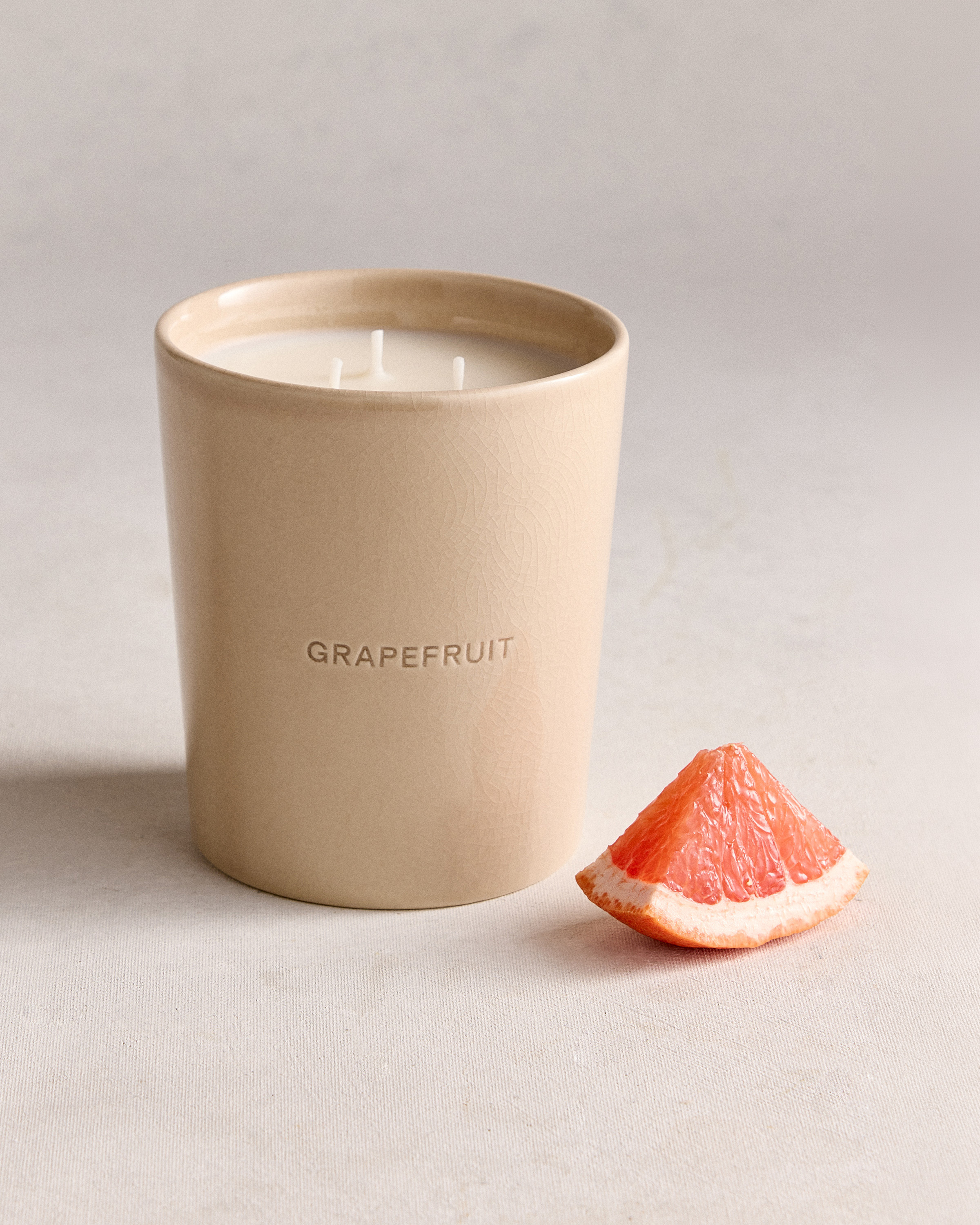 No Color Grapefruit 3-Wick Luxury Candle