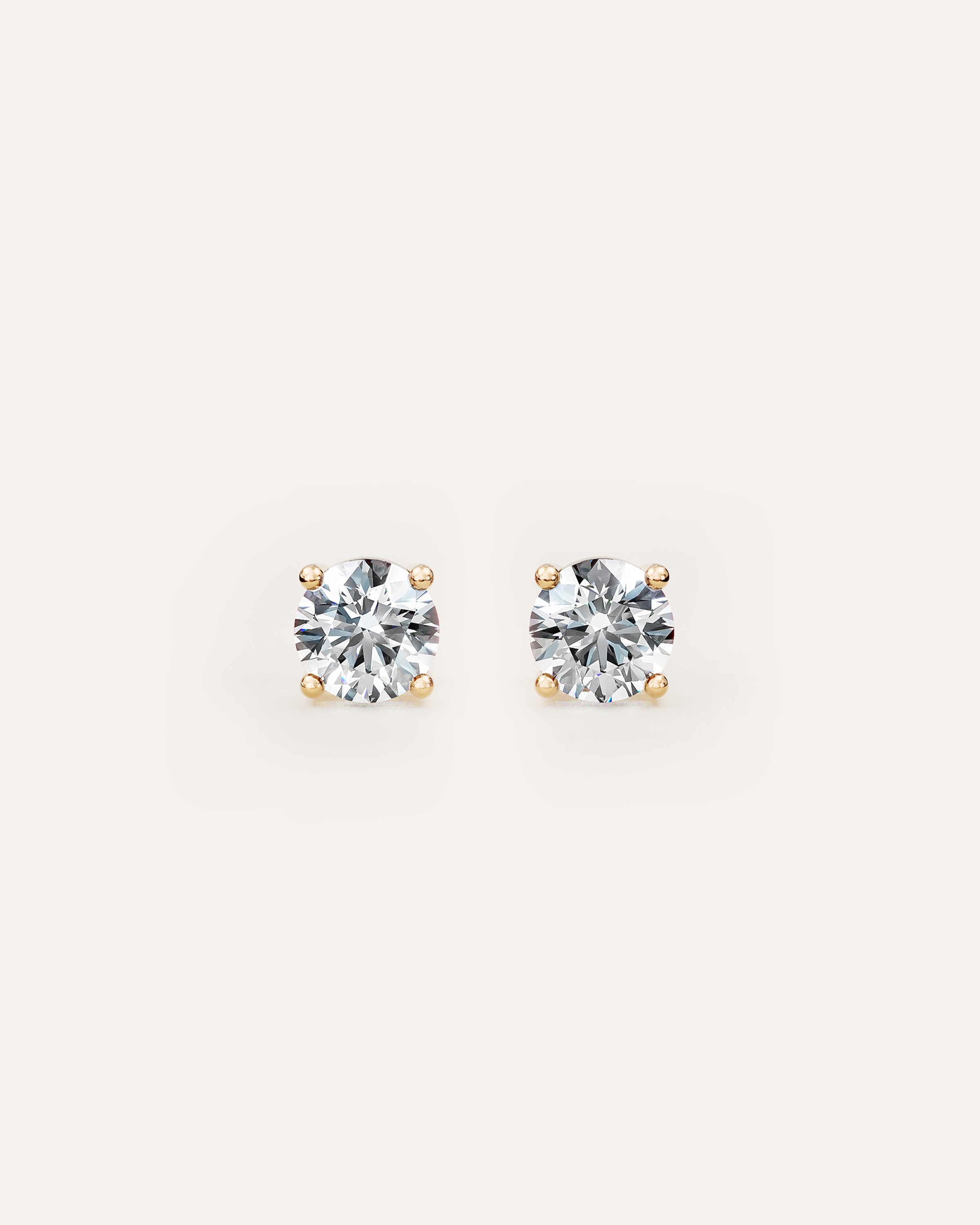 Yellow Gold Clous d'oreilles solitaires en or 14 carats à diamant de laboratoire serti à quatre griffes - 2 carats au total
