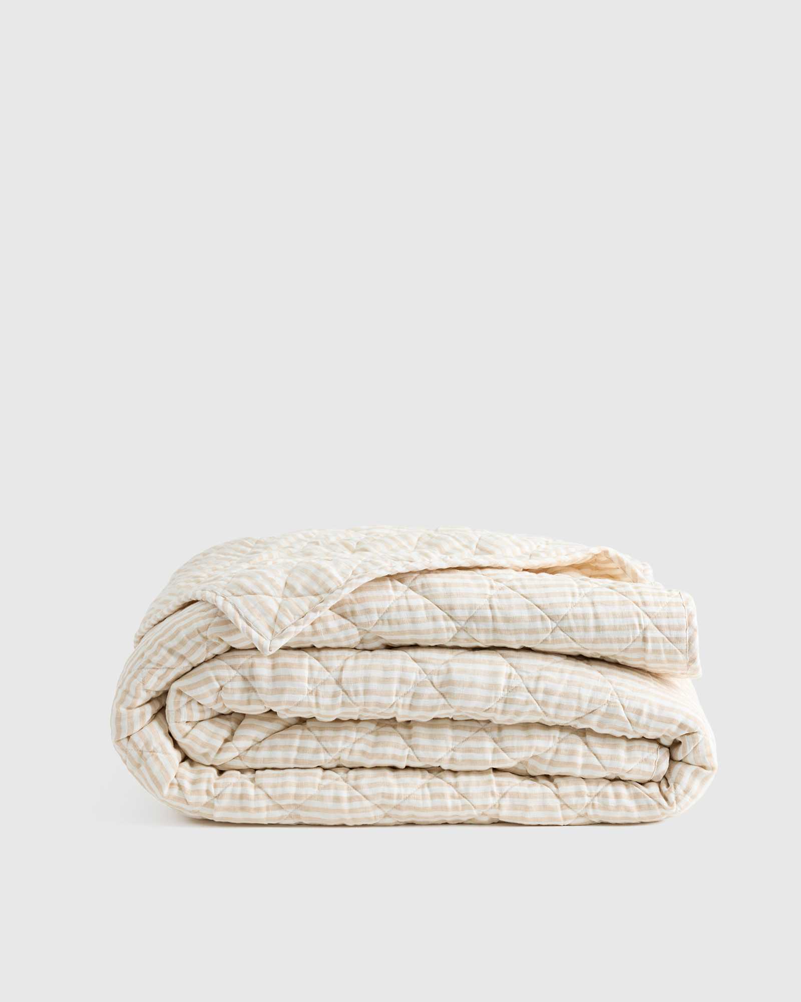 European Linen Stripe Quilt in Natural / White Stripe