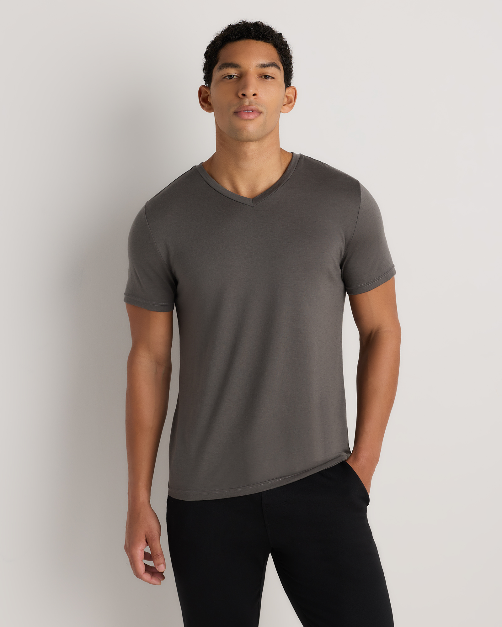 Quince Men's 100% Merino Wool All-season V-neck Base Layer T-shirt In Gray