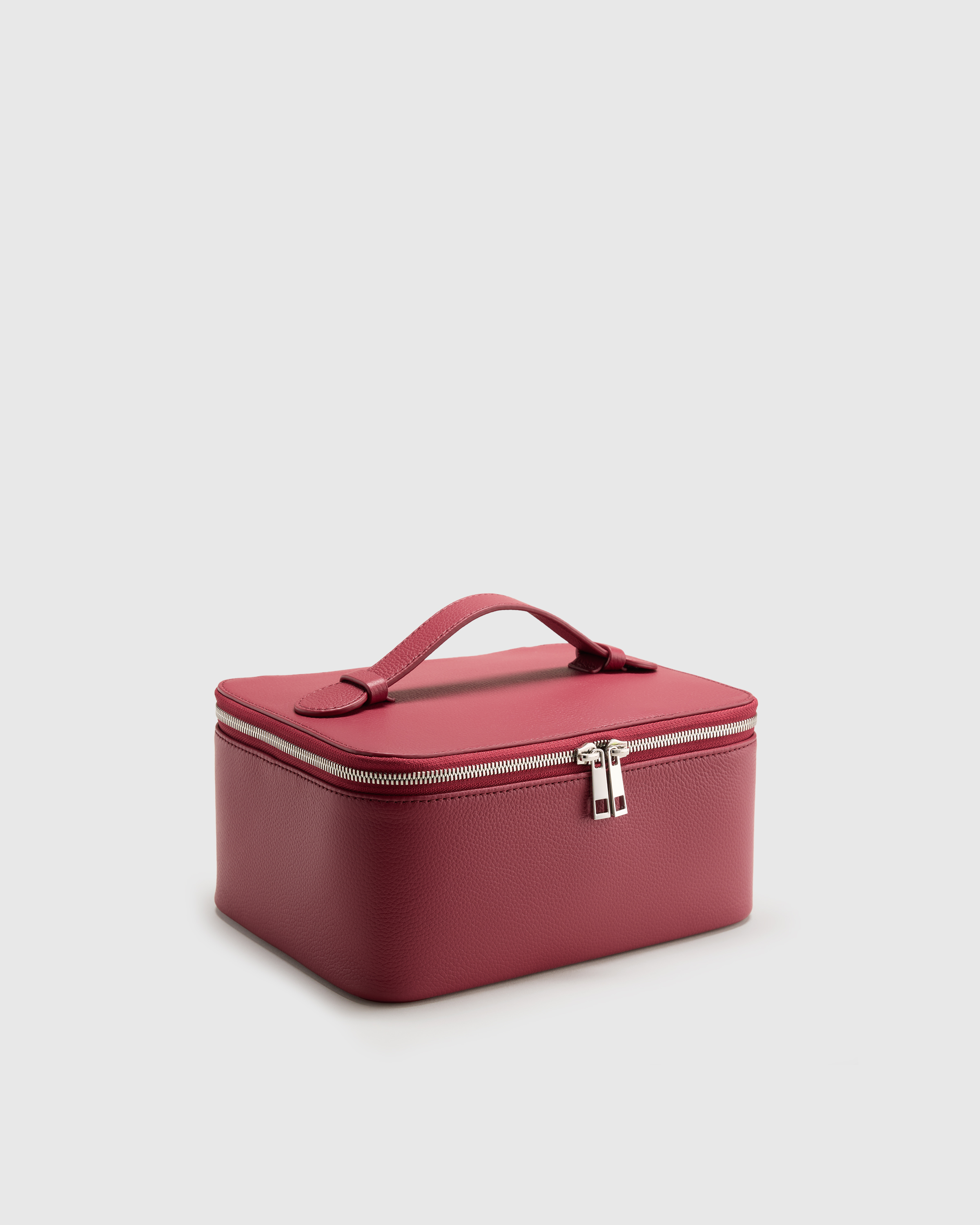 Italian Leather Travel Cosmetic CaItalian Leather Travel Cosmetic CaSE GARNET RED 45851 EDITED
