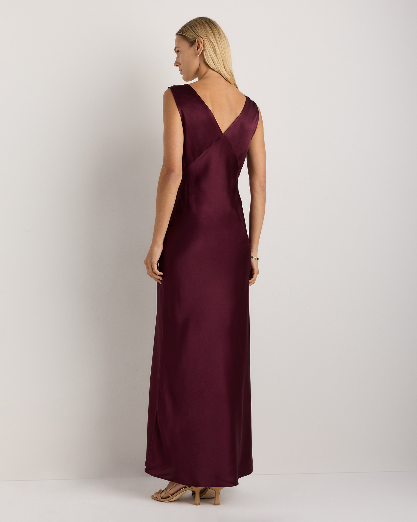 wine red maxi dress Linen with V Neck and Long Sleeves – Xiaolizi neck neckline Sleeveless Maxi Lining Juniper Maxi Dress | Fashion