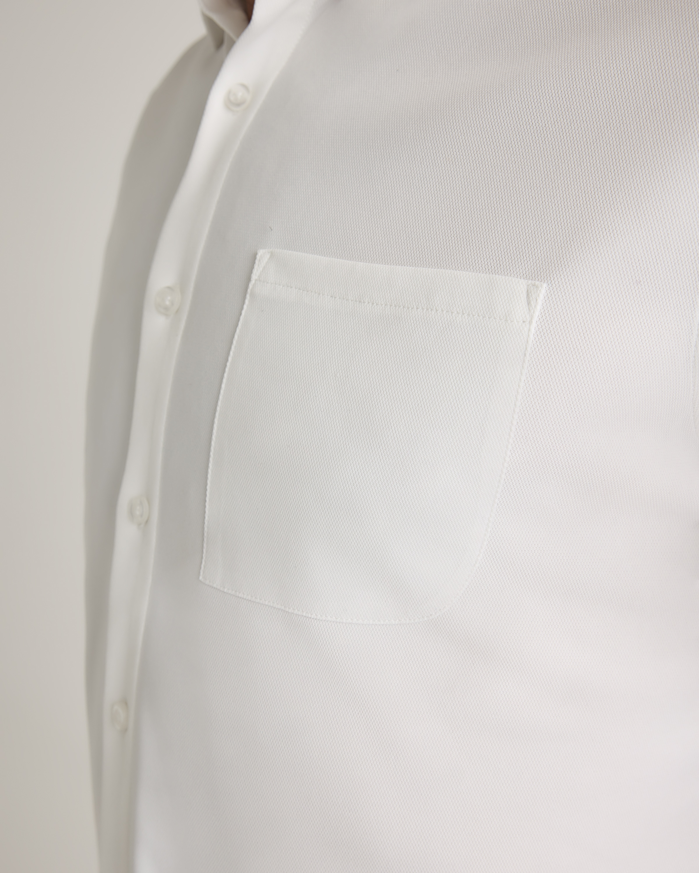 Commuter Stretch Pique Short Sleeve Button Down in White