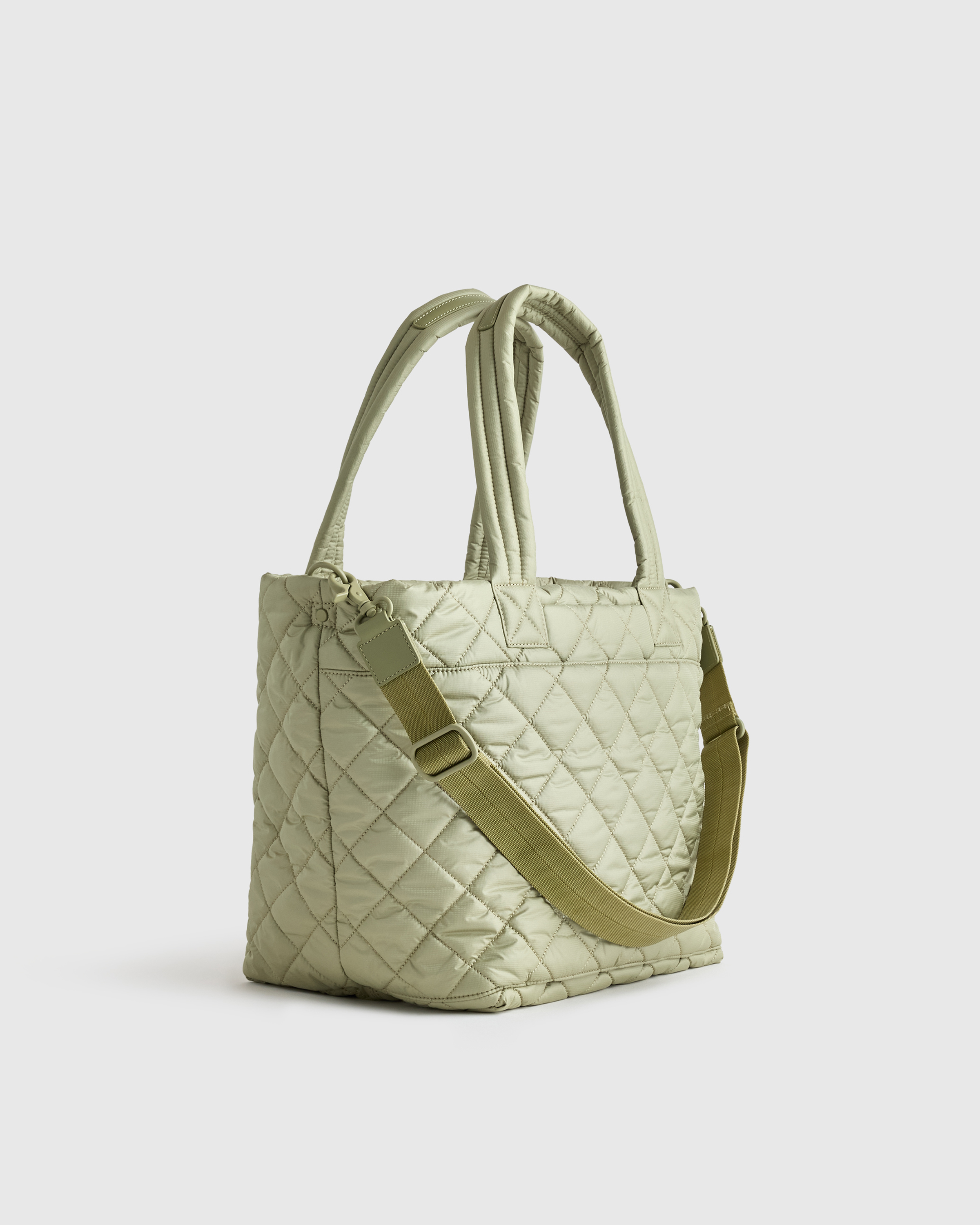 Transit Quilted Carry-All Tote in Tea Green