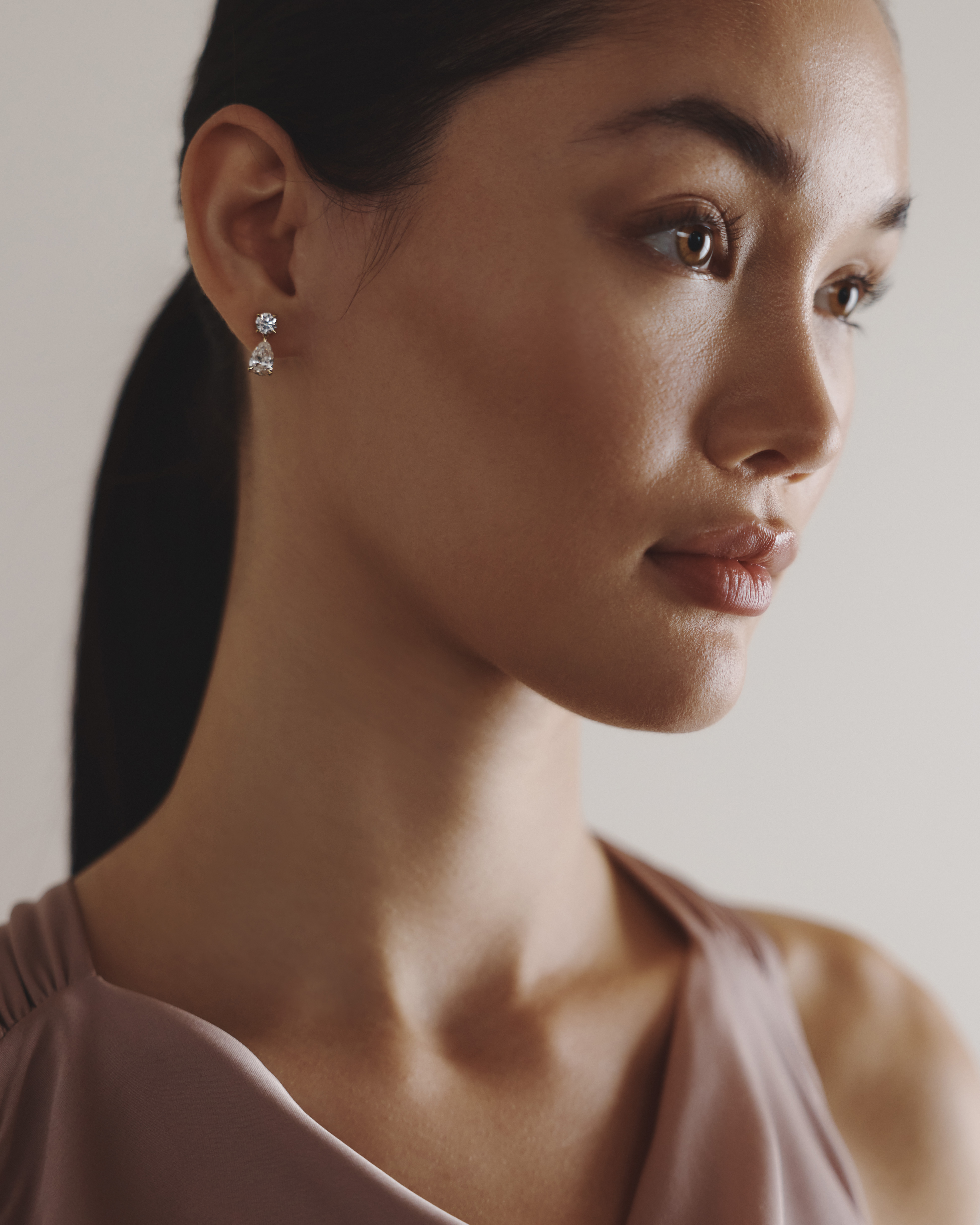 Occasional Dressing Editorial 10-1472 049 EDITED
