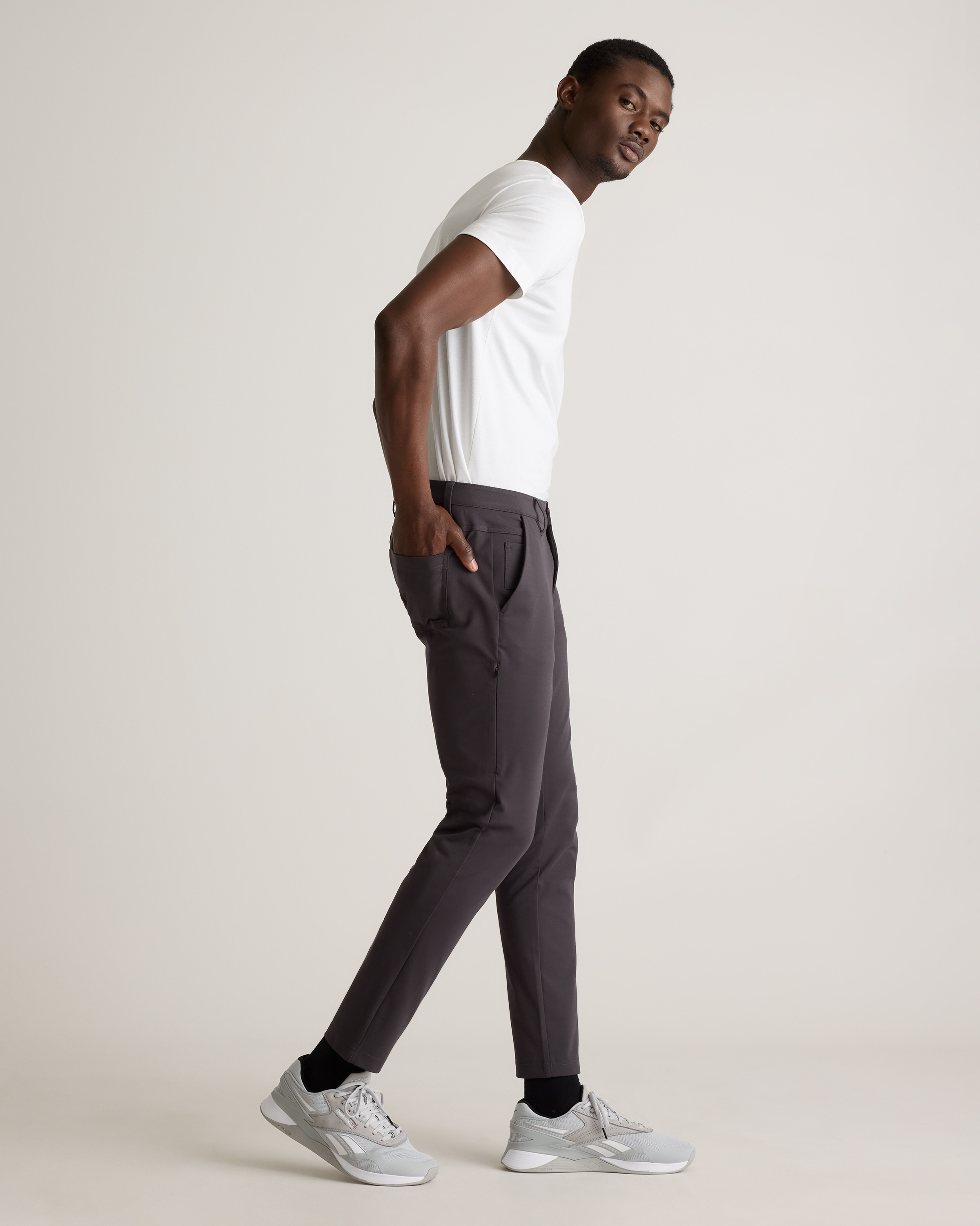 クラブハウス　CLUBHAUS Tailored Trousers Shadow BOSS - High-waisted relaxed-fit trousers with wide leg - Dark Blue