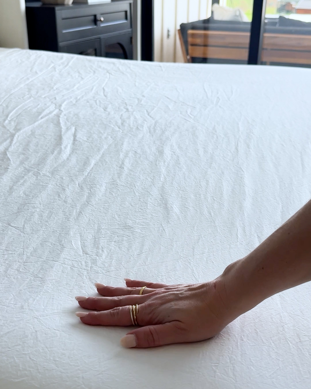 Classic Organic Percale Sheet Set White JENNIE-NEATHERY Thumbnail 4x5 Alt.mp4