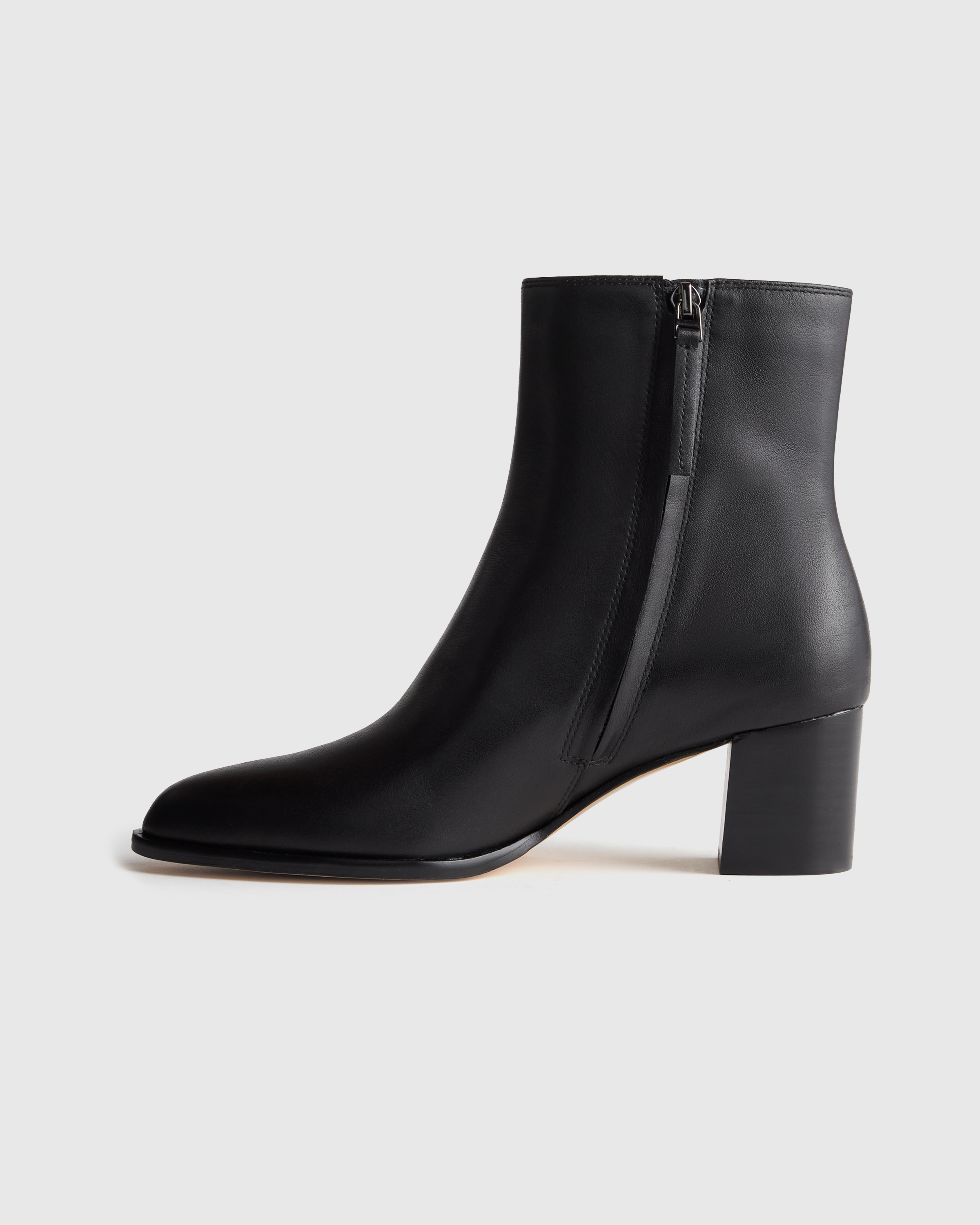 Quince Italian leather ankle boots brand new 9.5 Italian Leather Heeled Ankle Boot in Black main image 4