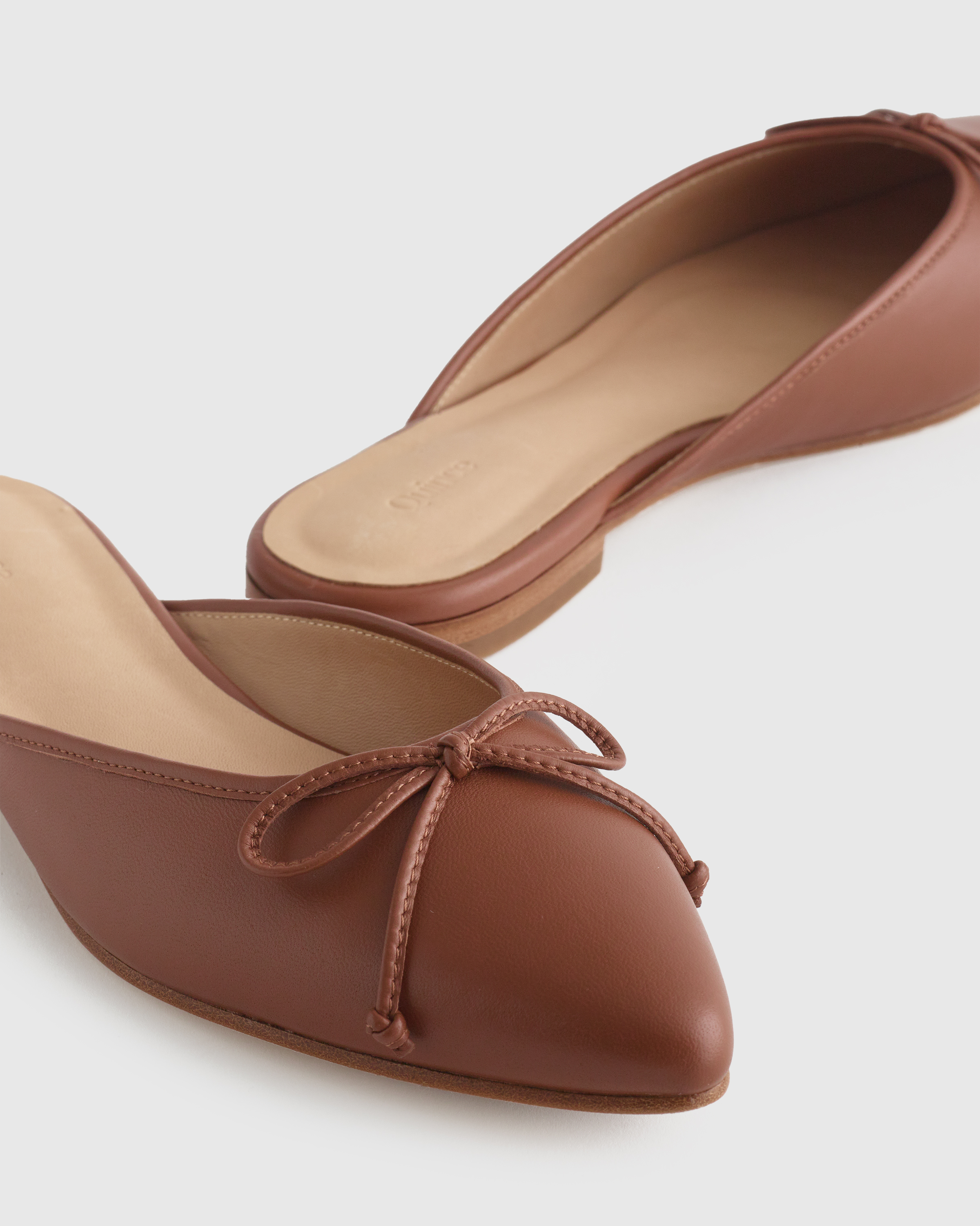Italian Leather Pointed Mule in Cognac display picture 2