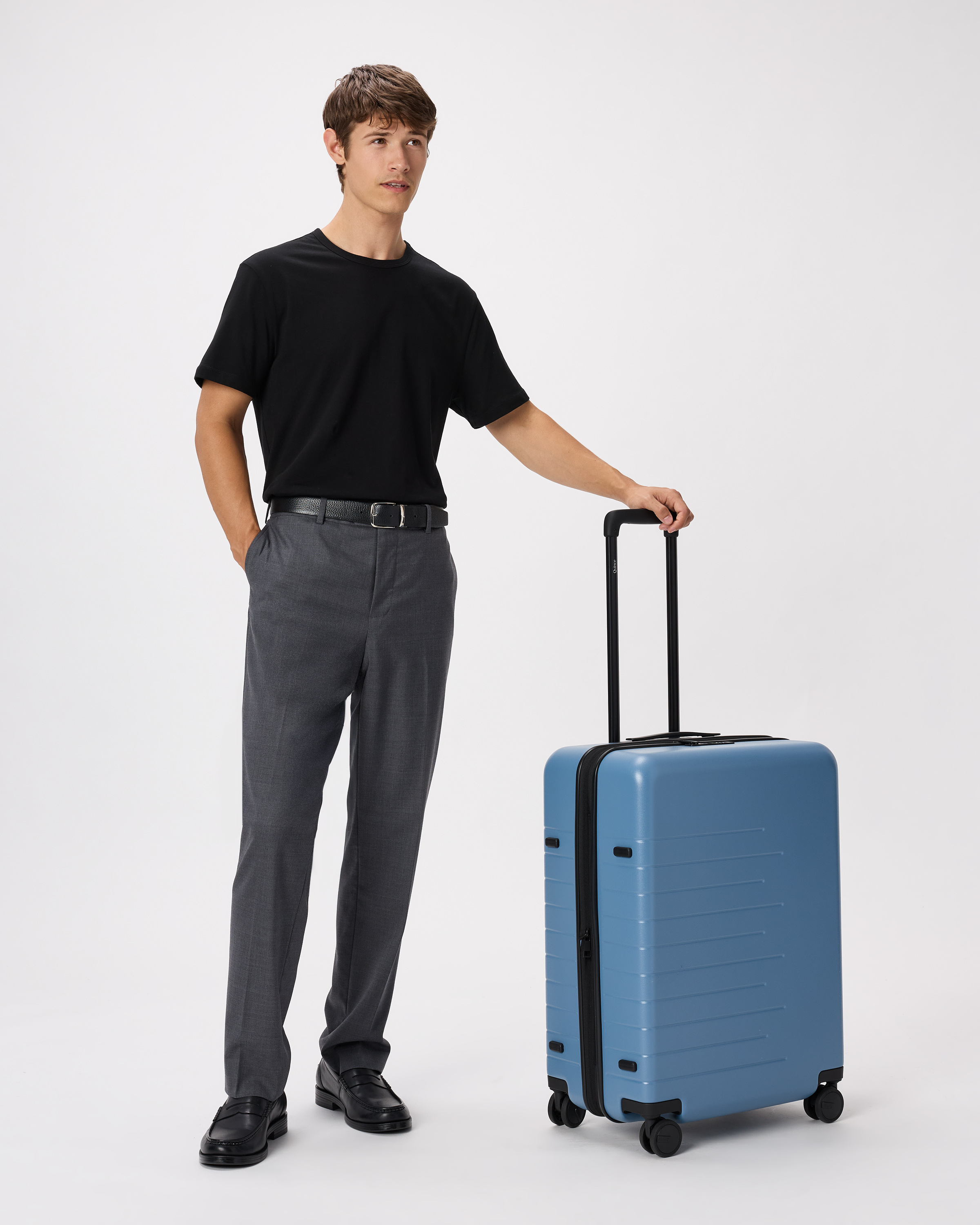 Expandable Medium Check-In Suitcase in Blue