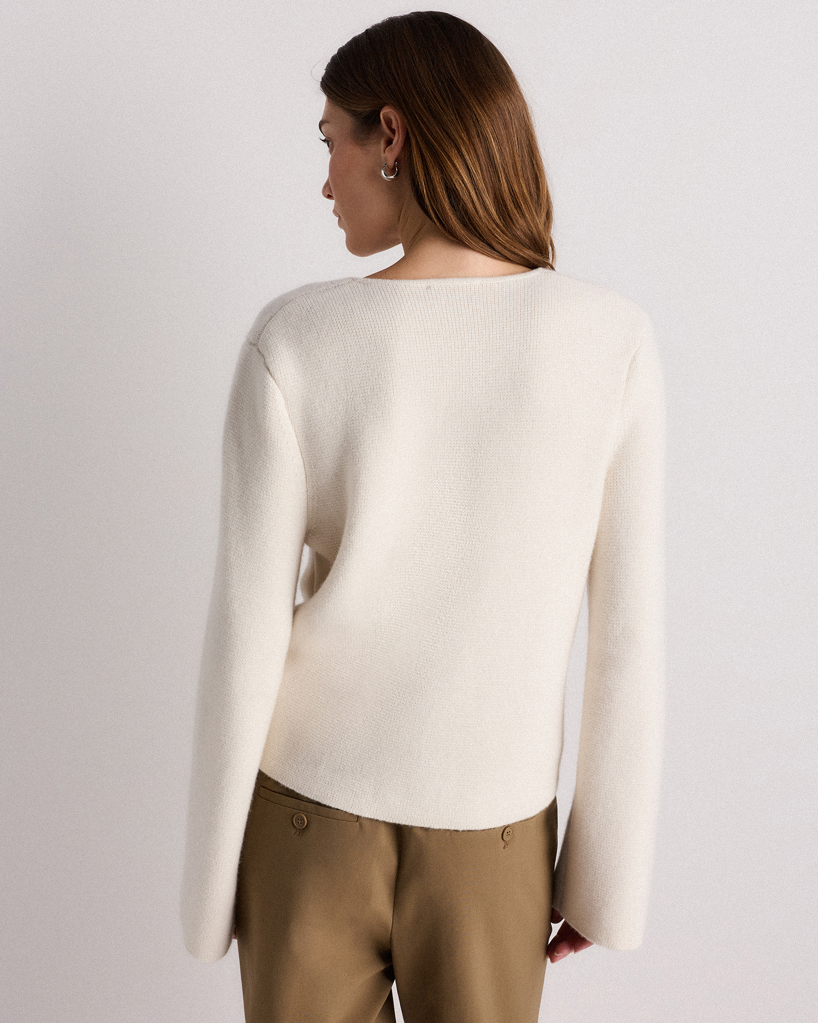 Women's Mongolian Cashmere Structured V-Neck Cardigan in Ivory