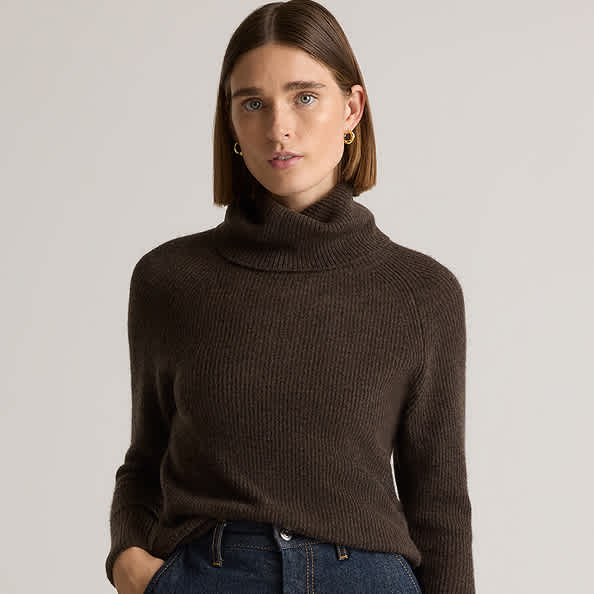 linen-crib-sheet terra detail 13419 10