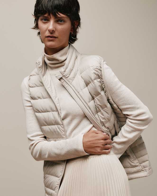Lightweight-Puffer-Editorial-10-1592 043 EDITED