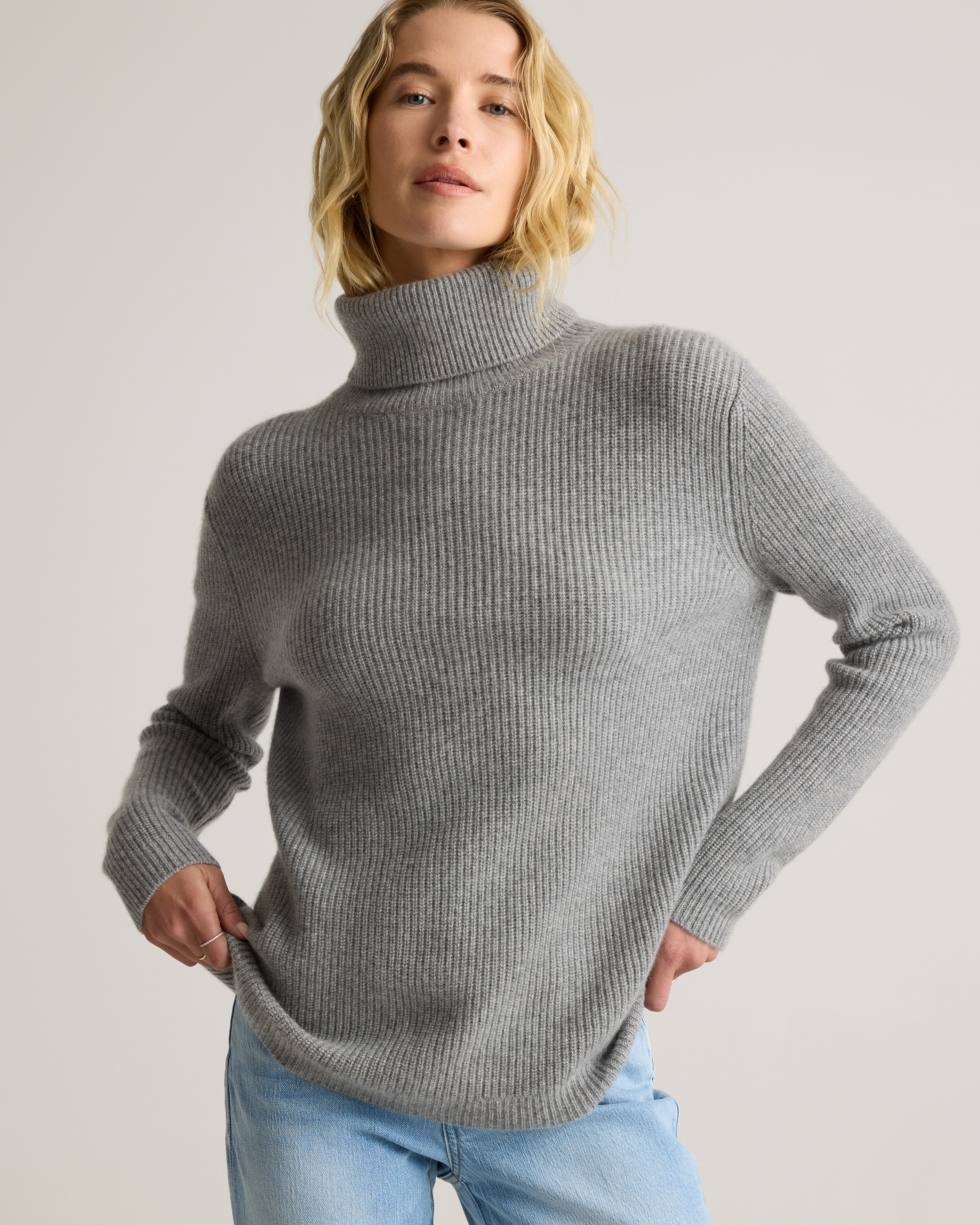 Mongolian Cashmere Fisherman Turtleneck Sweater in Heather Grey