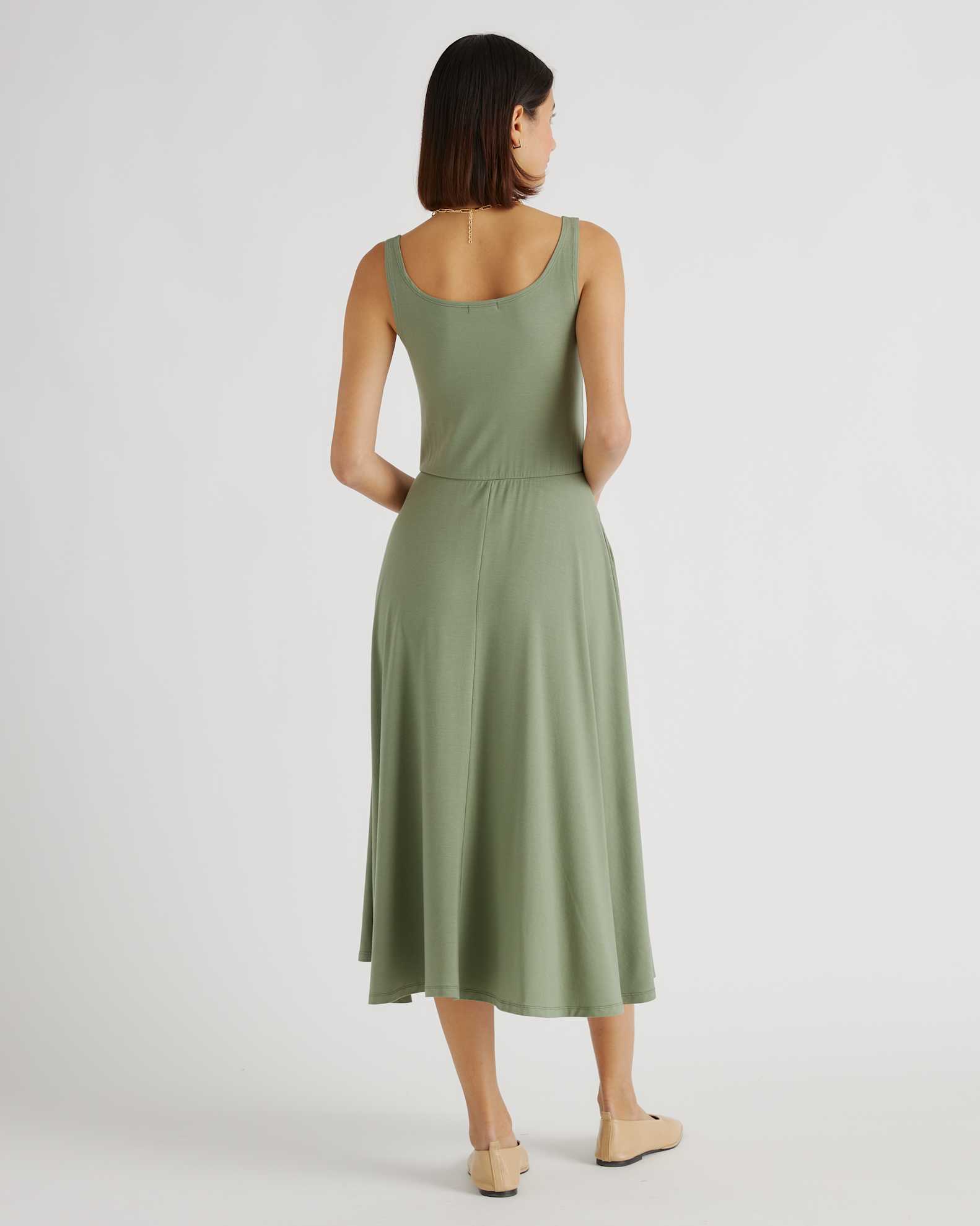 quince tencel jersey fit & flare dress One dress, two vibes. Our Tencel Jersey Fit & Flare Dress looks effortlessly chic on its own and just as stunning dressed up. This is the sundress you'll want in your rotation