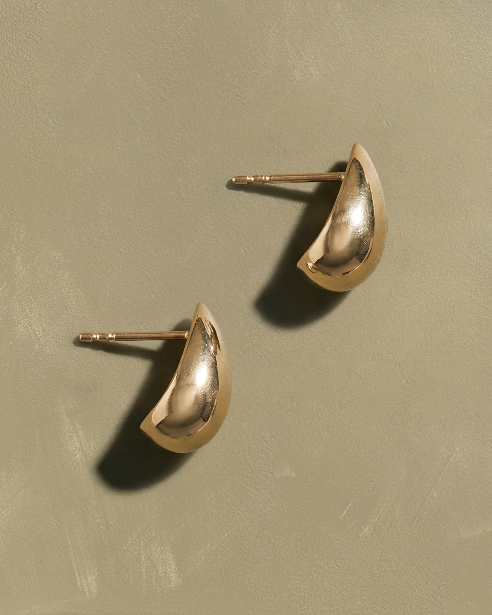 14K Gold Small Teardrop Earrings
