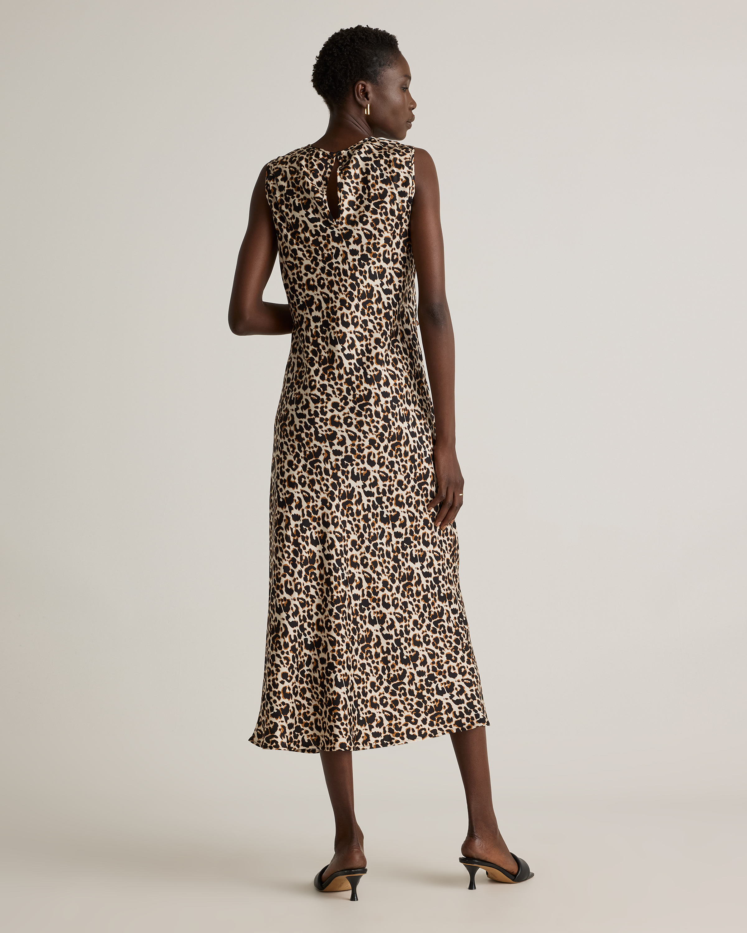 leopard silk dress Shirt in This pieces exquisite French seams demonstrate excellent craftsmanship and painstaking attention to detail ALINE SILK GOWN | Nili