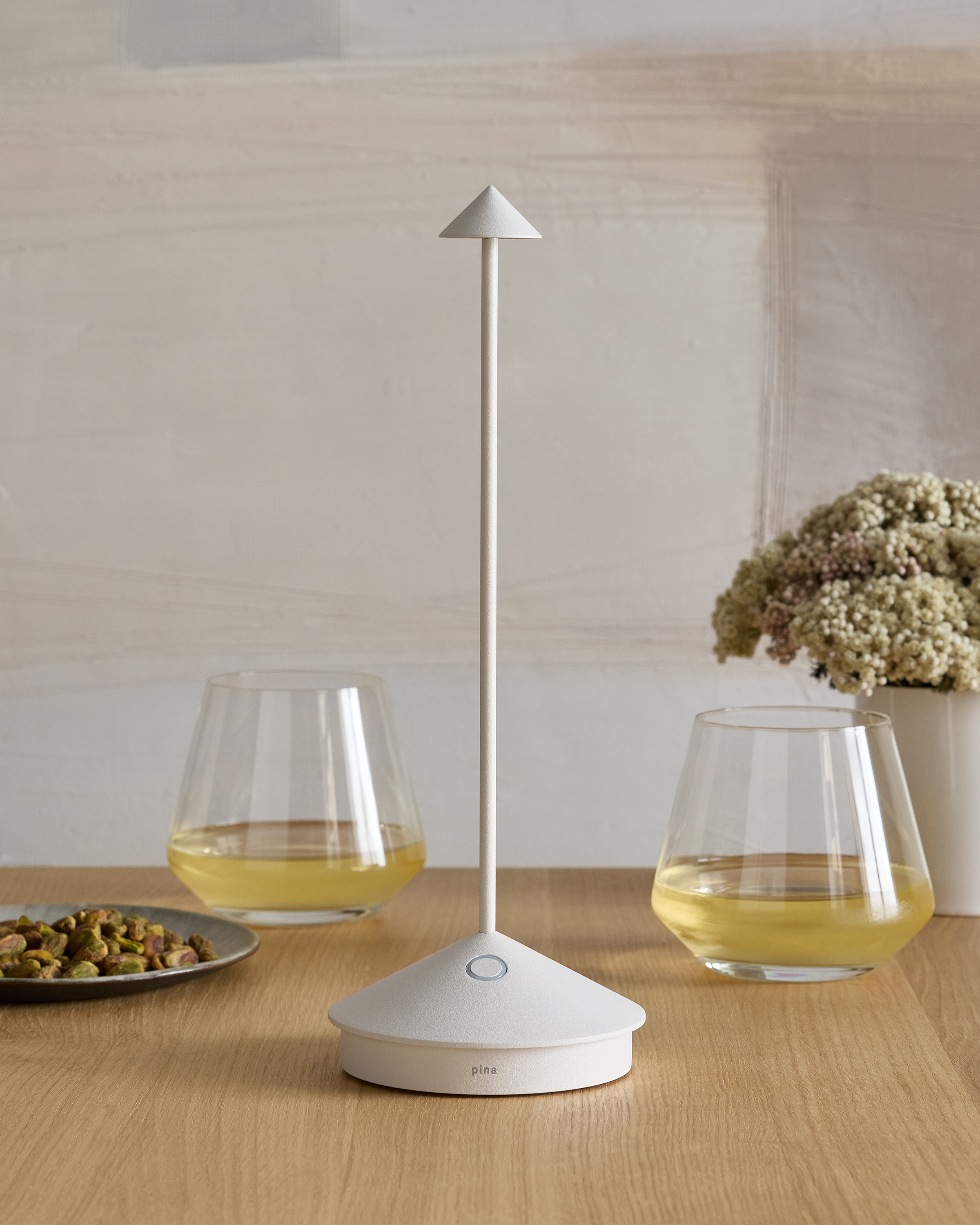 Zafferano Pina Rechargeable LED Table Lamp - thumbnail 3
