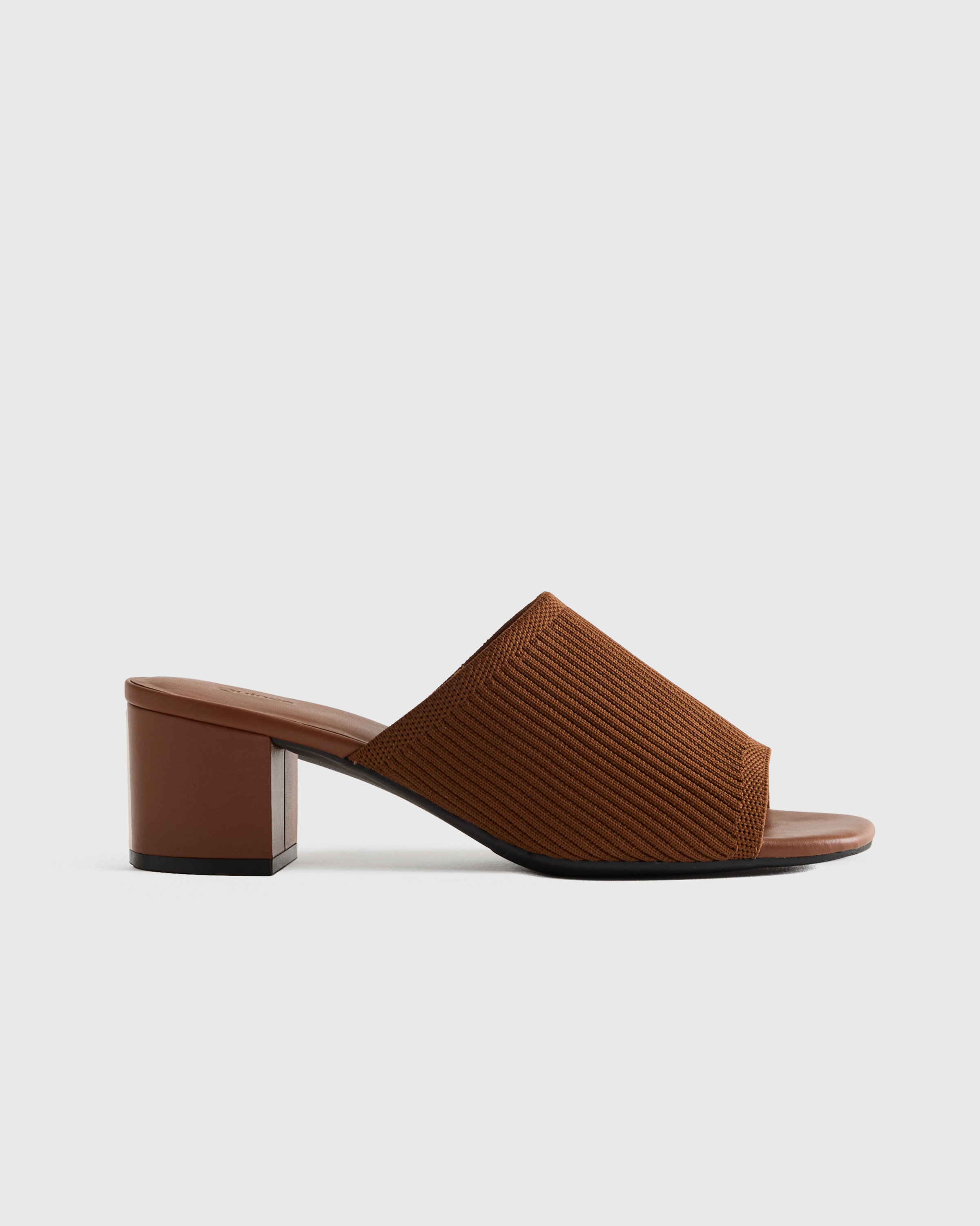 Cognac Mules à talon en cuir italien et en tricot écologique