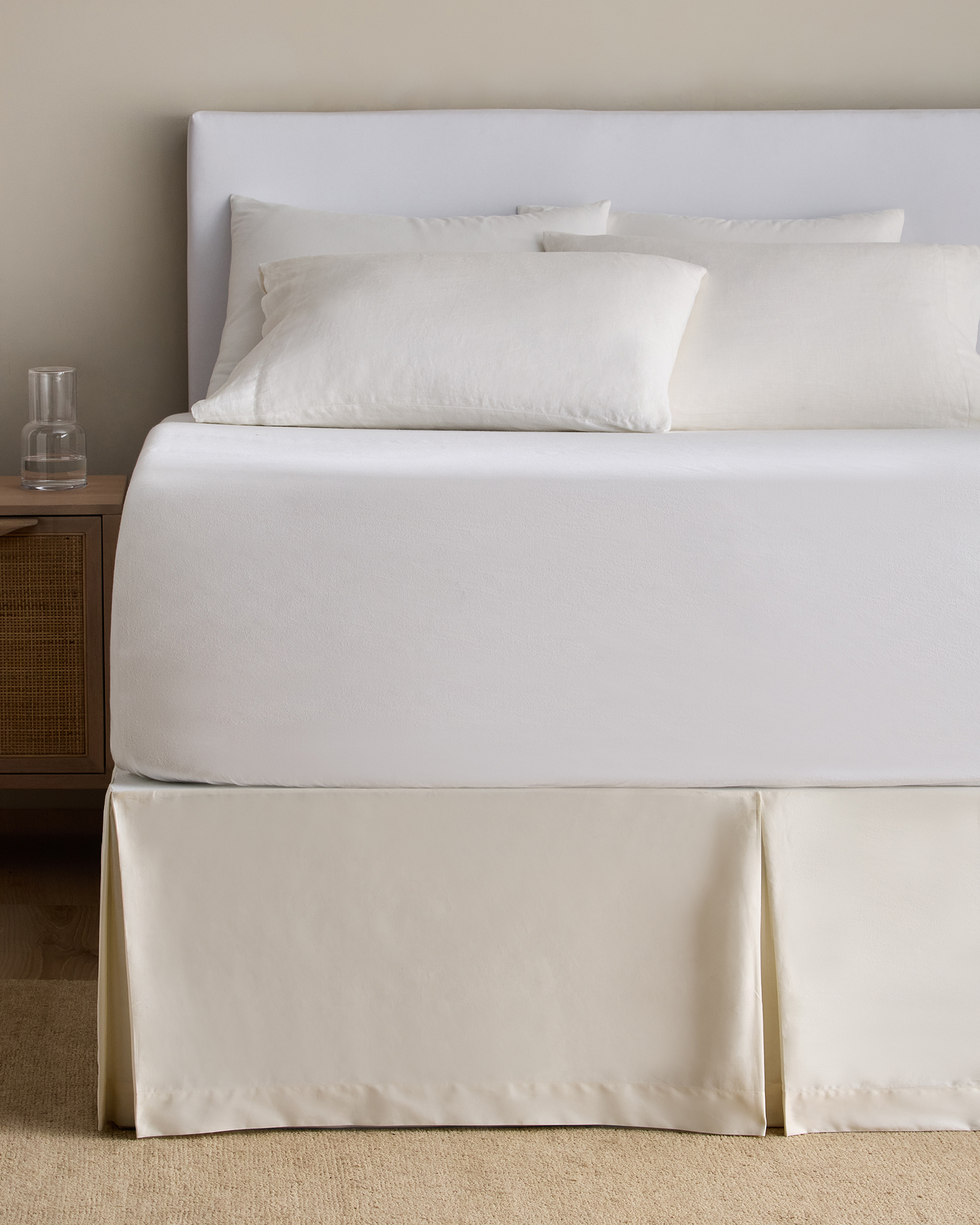 U-BEDD-558-WHIT-0225_EDITED-15 inch_15 inch