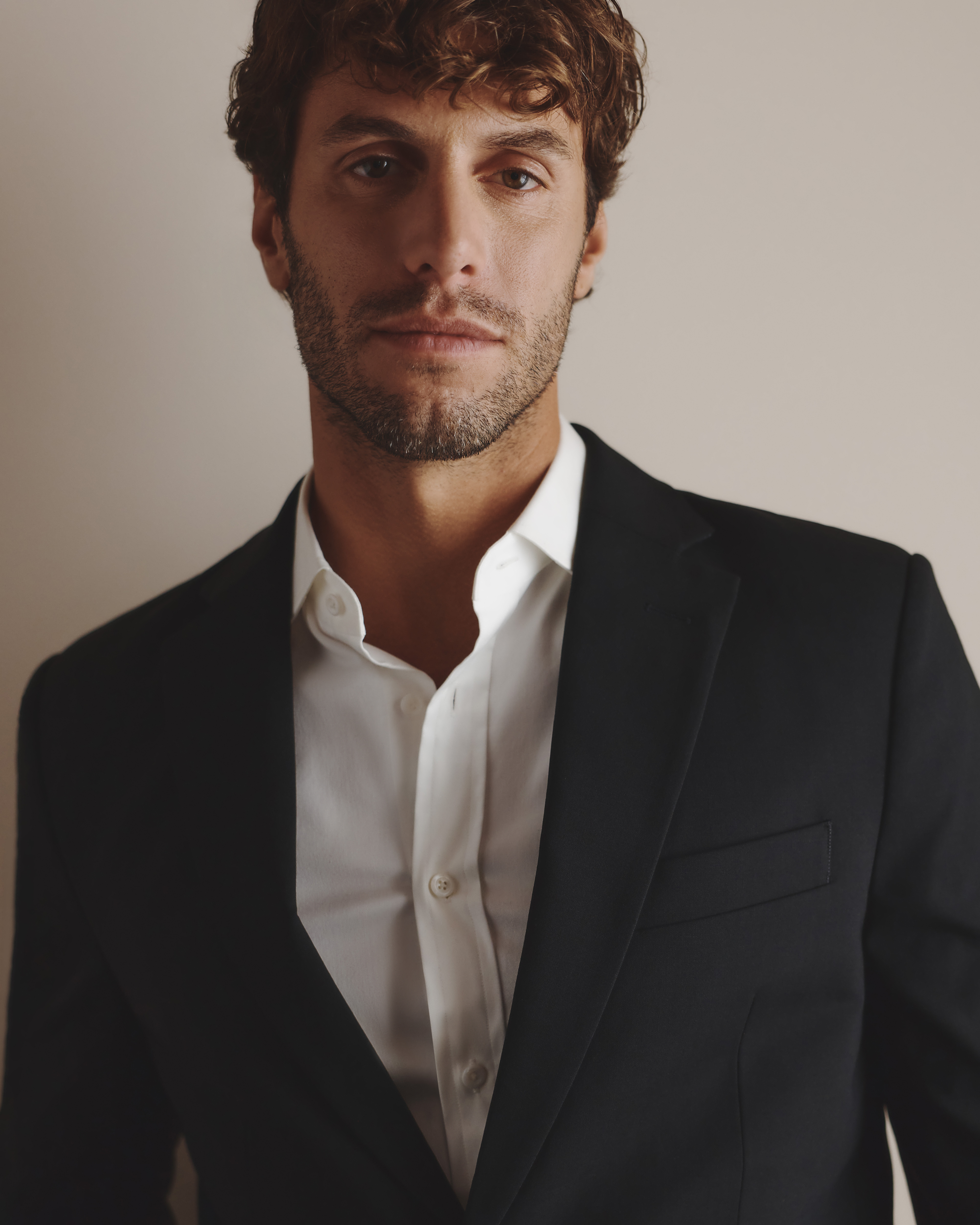 Occasional Dressing Editorial 09-1238 042 EDITED