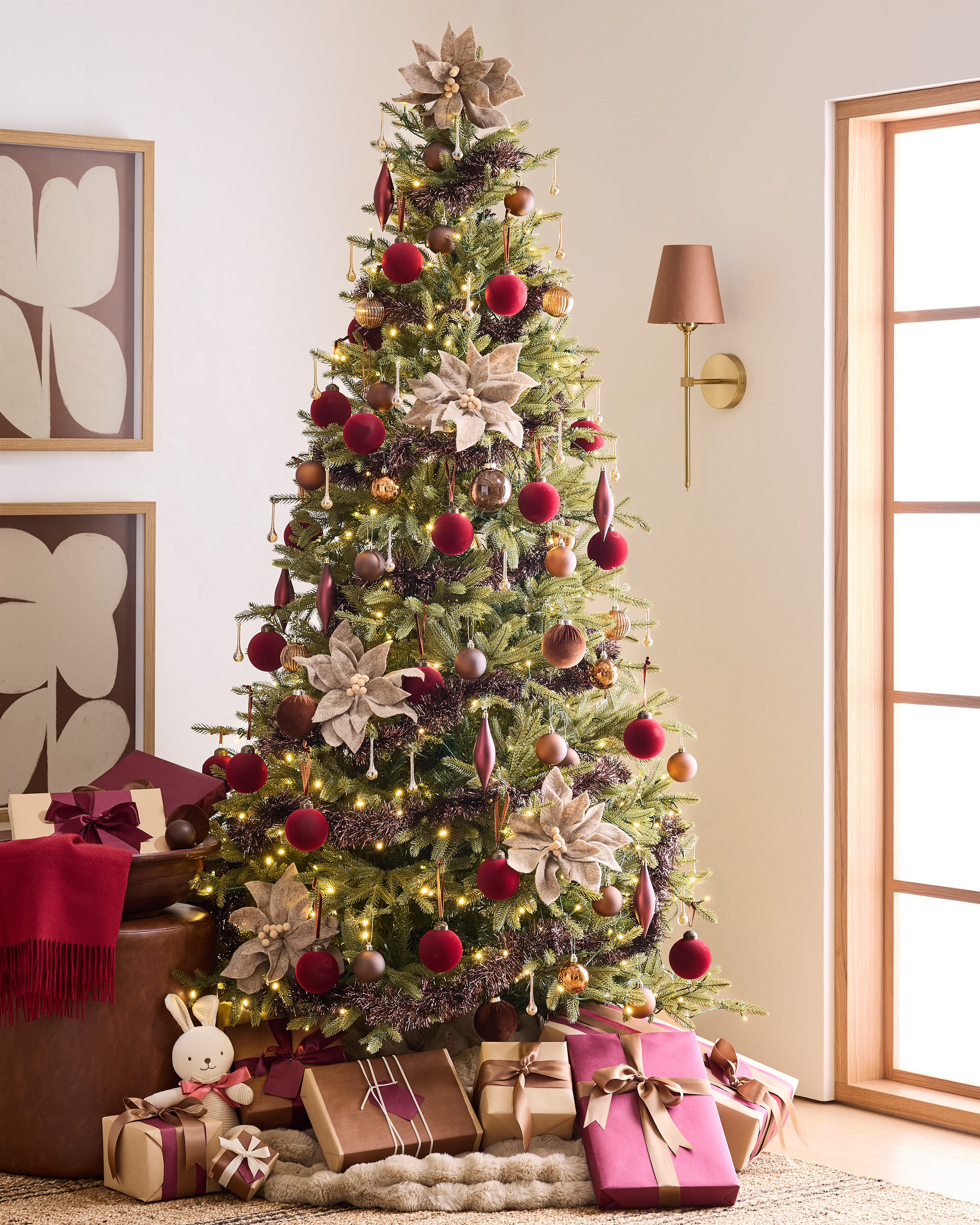 Spruce Artificial Christmas Tree: Unlit